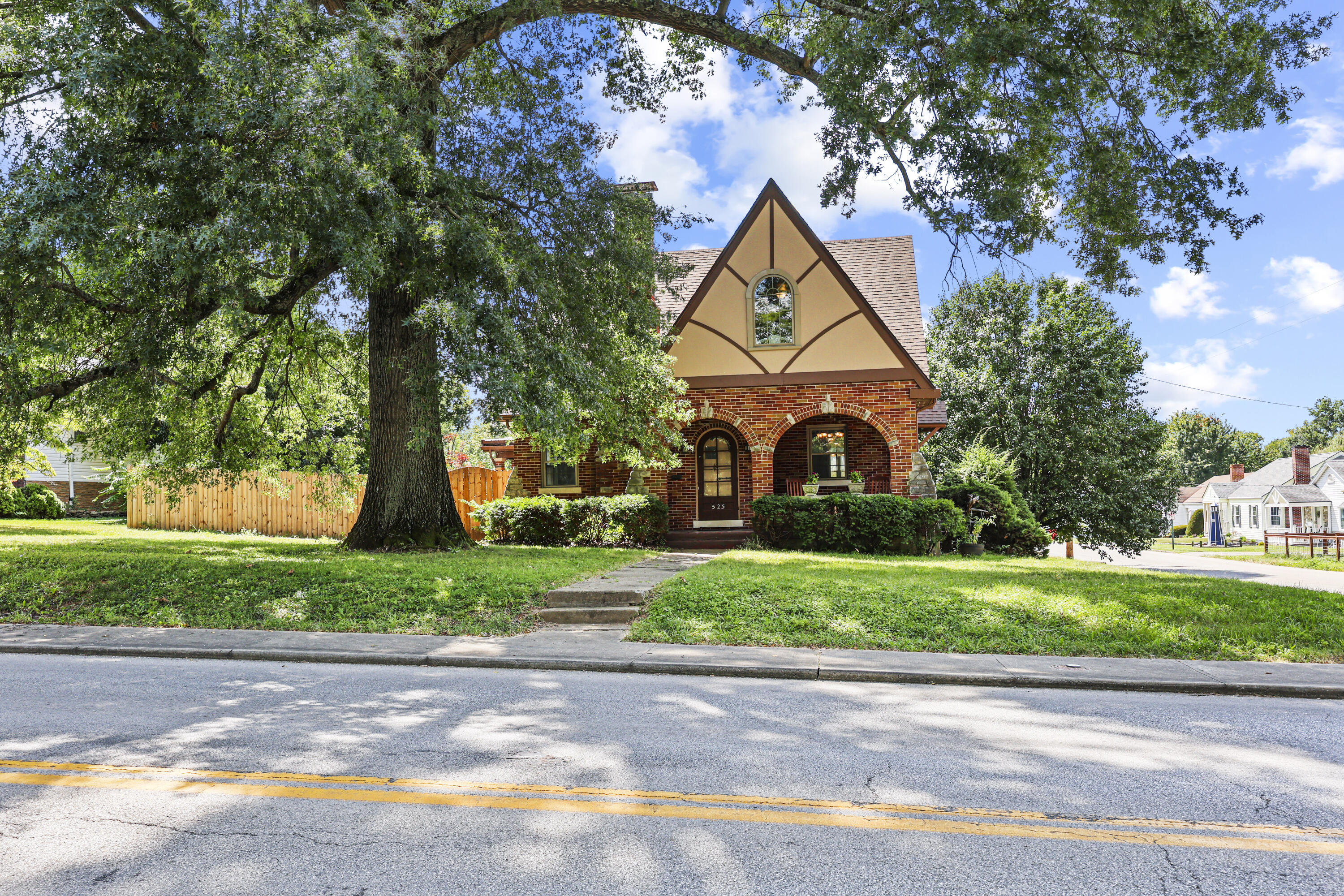 525 E Pike Street Property Photo 62