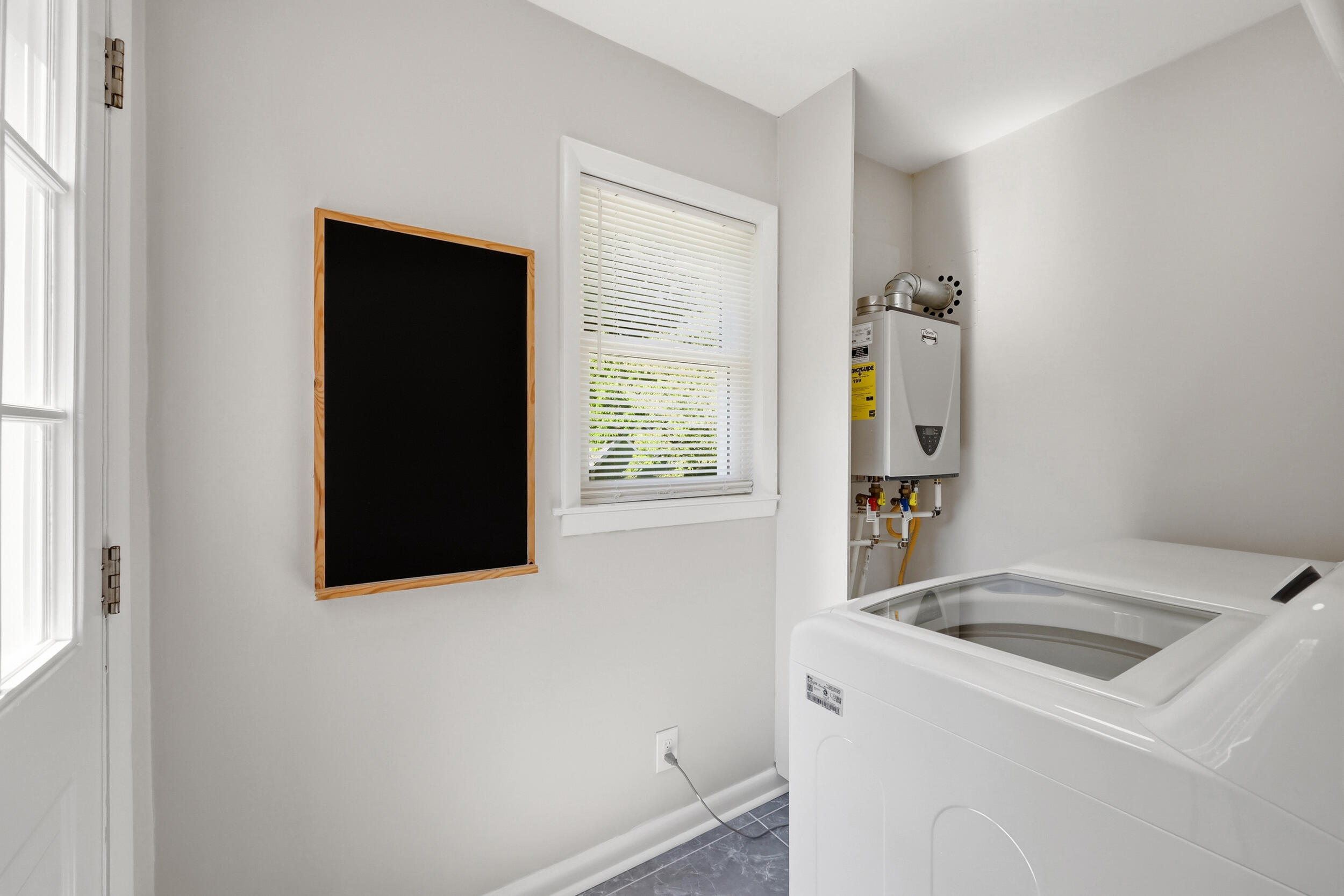 1022 Della Drive Property Photo 15