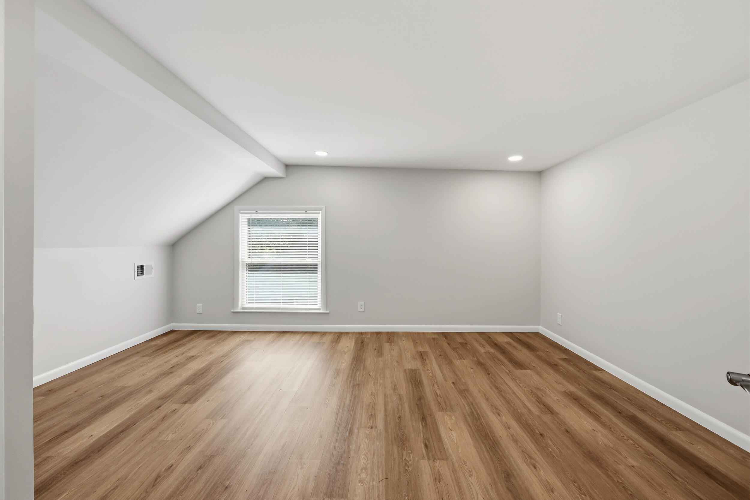 1022 Della Drive Property Photo 30