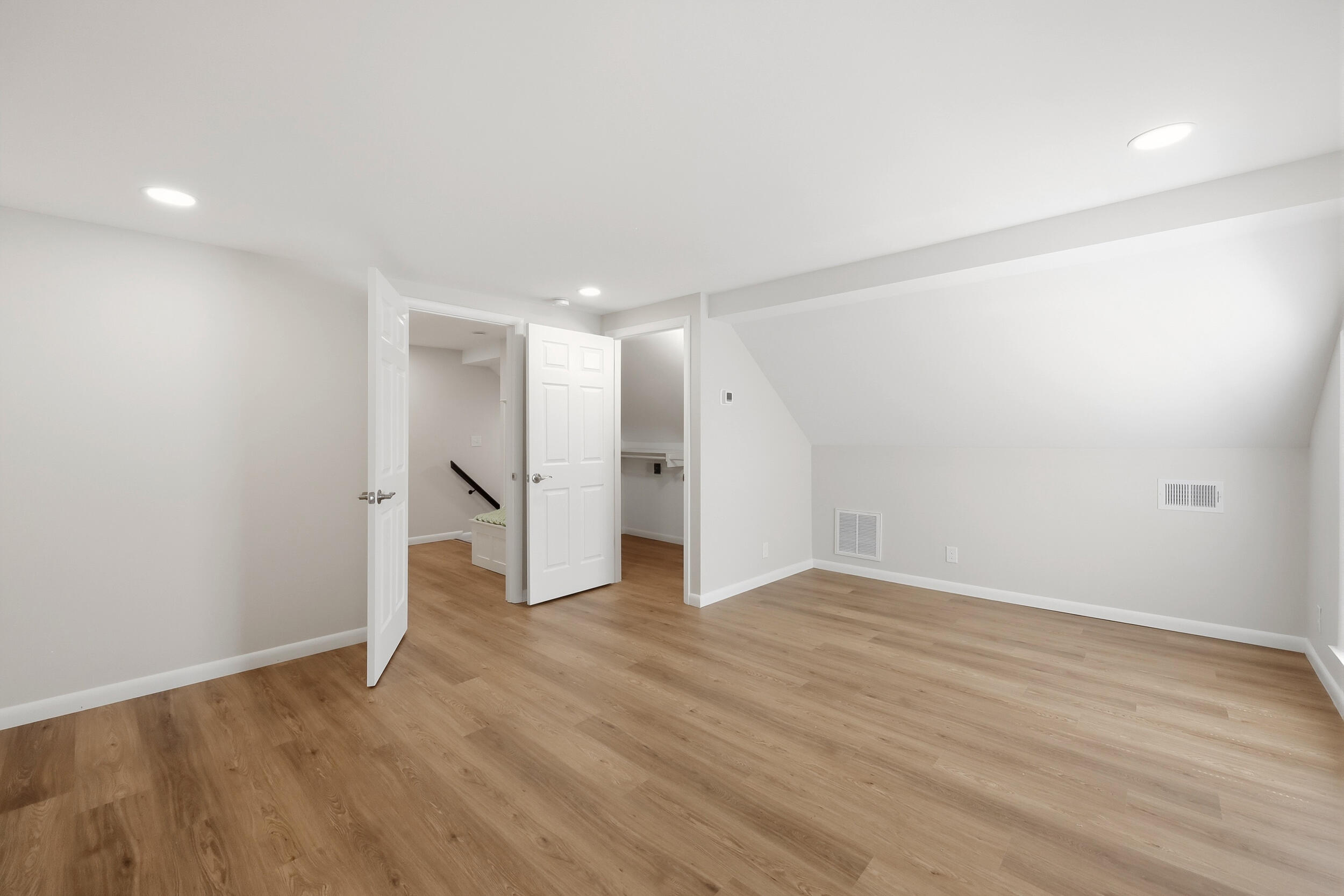 1022 Della Drive Property Photo 31