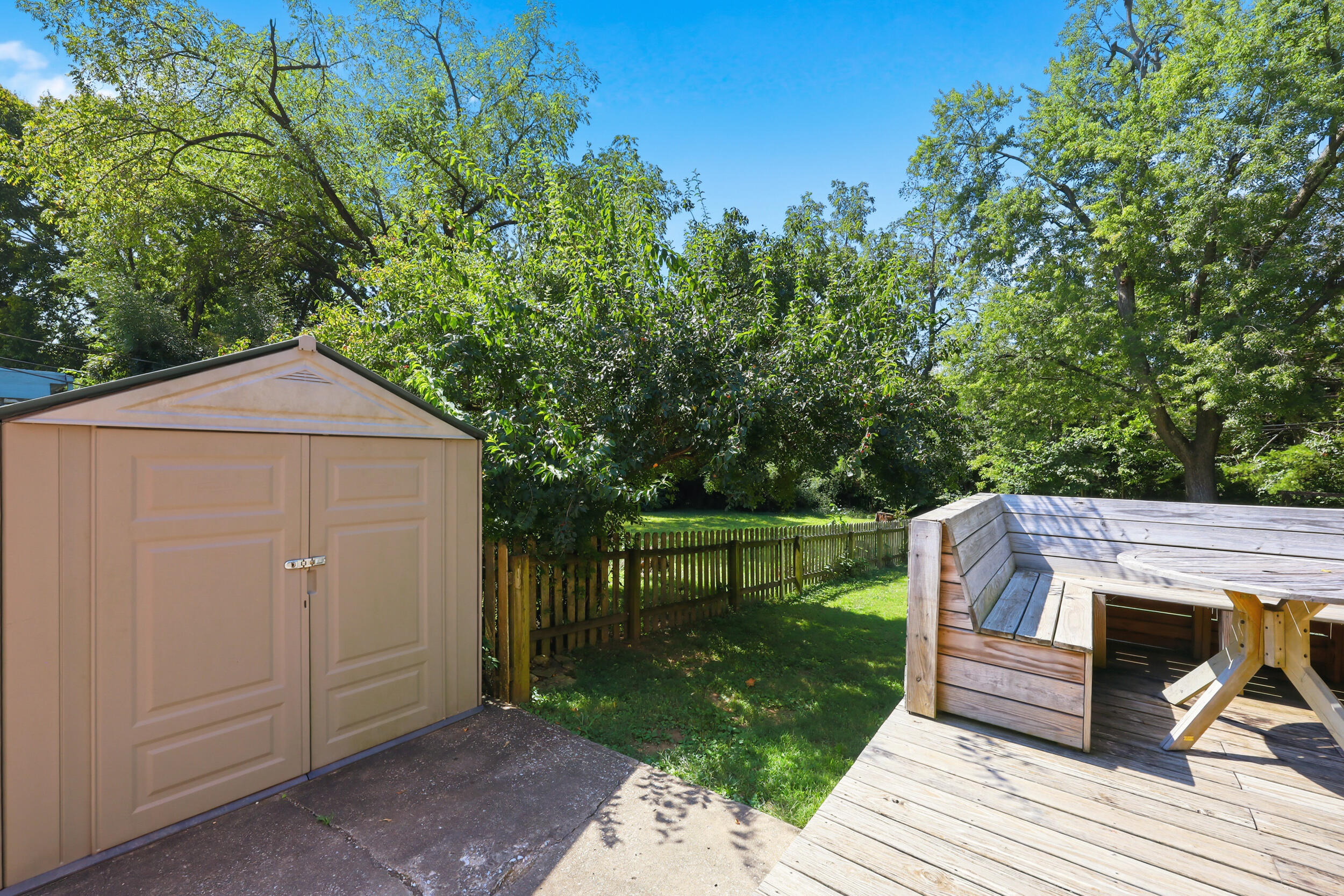 1022 Della Drive Property Photo 33