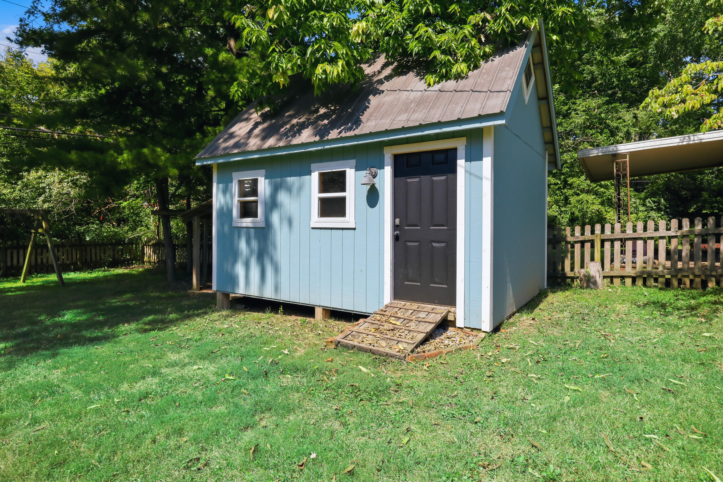 1022 Della Drive Property Photo 37