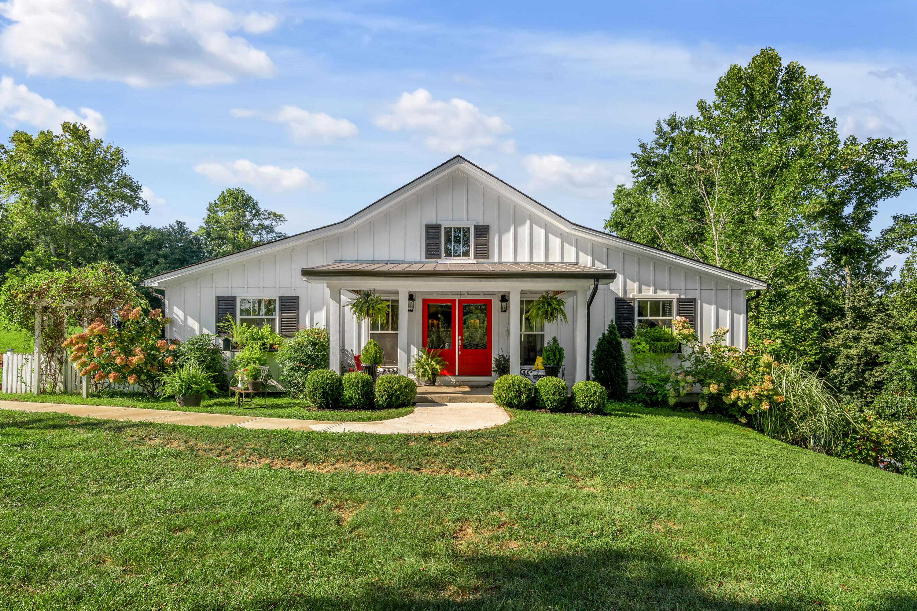 3072 Sugar Creek Pike Property Photo 1