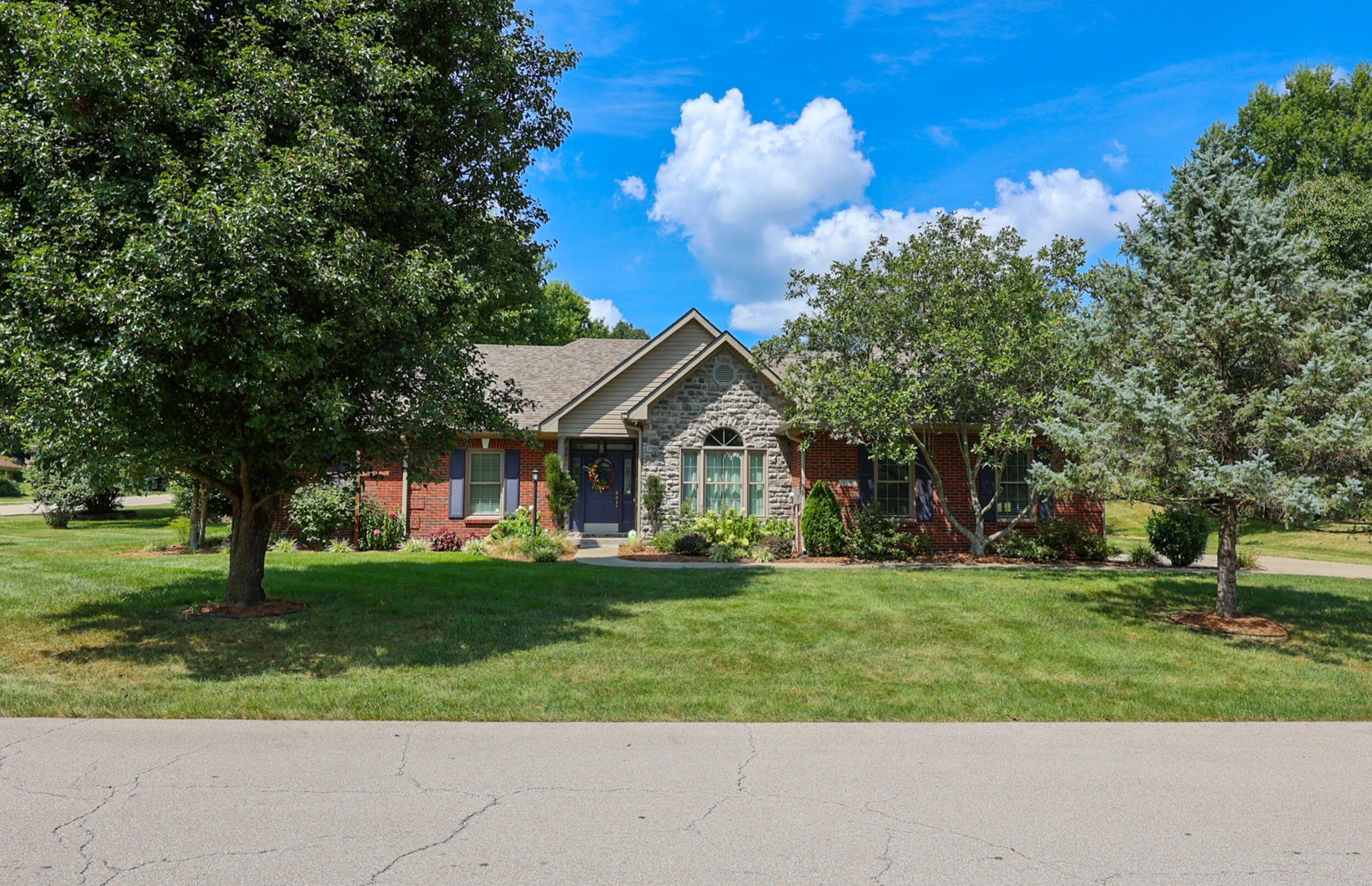 105 Deer Run Property Photo 1