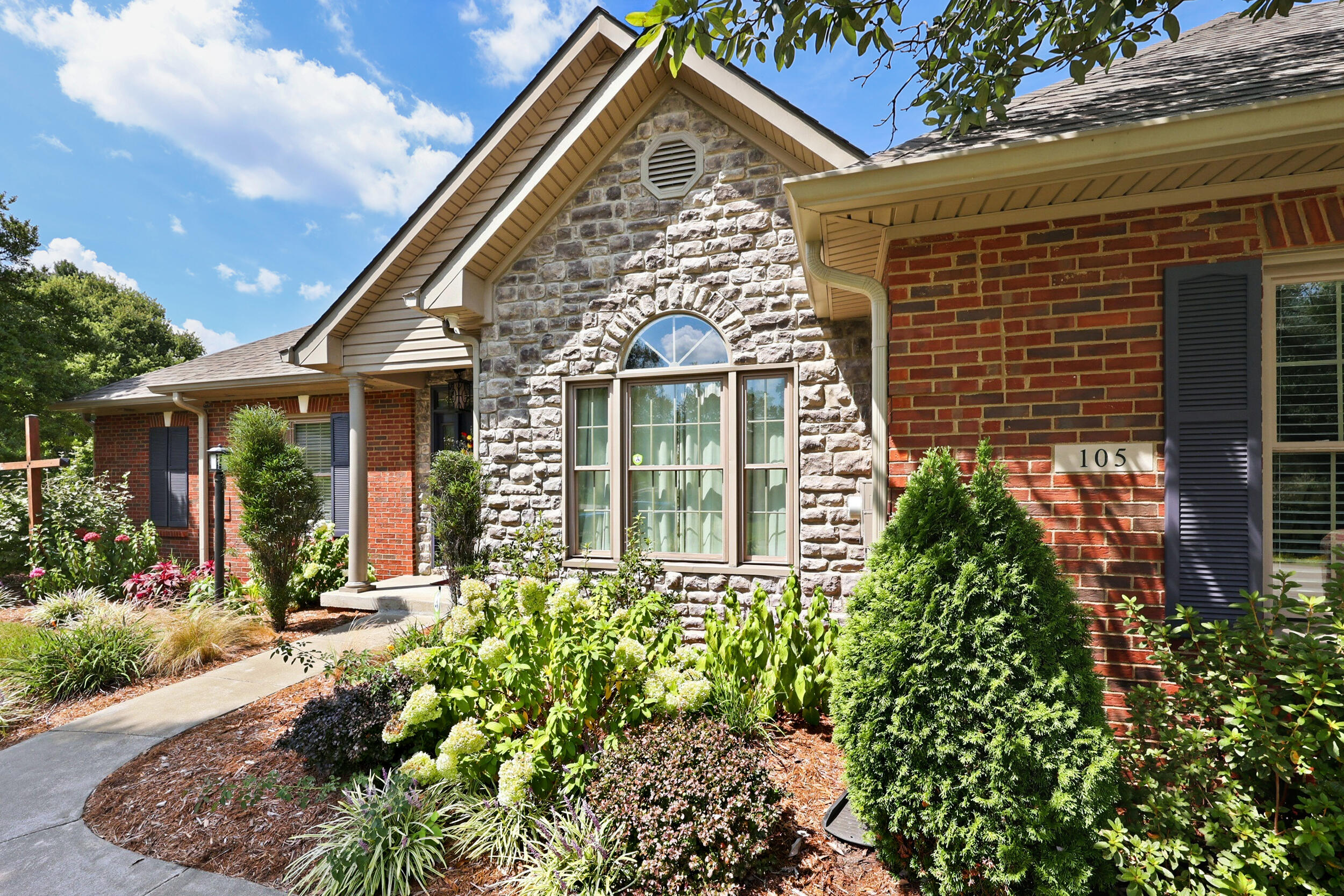 105 Deer Run Property Photo 4