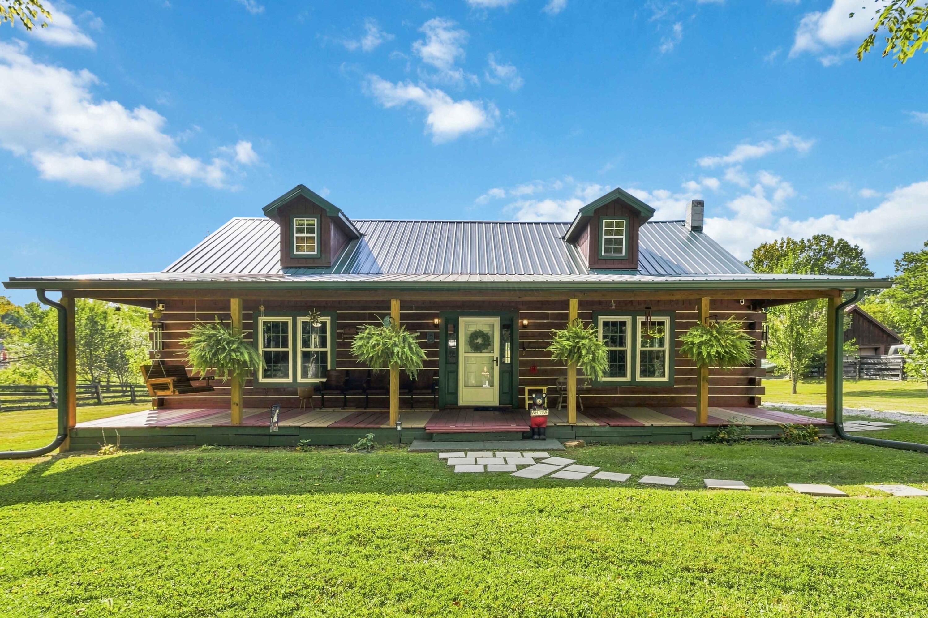 1575 Vaughn Ridge Road Property Photo 1