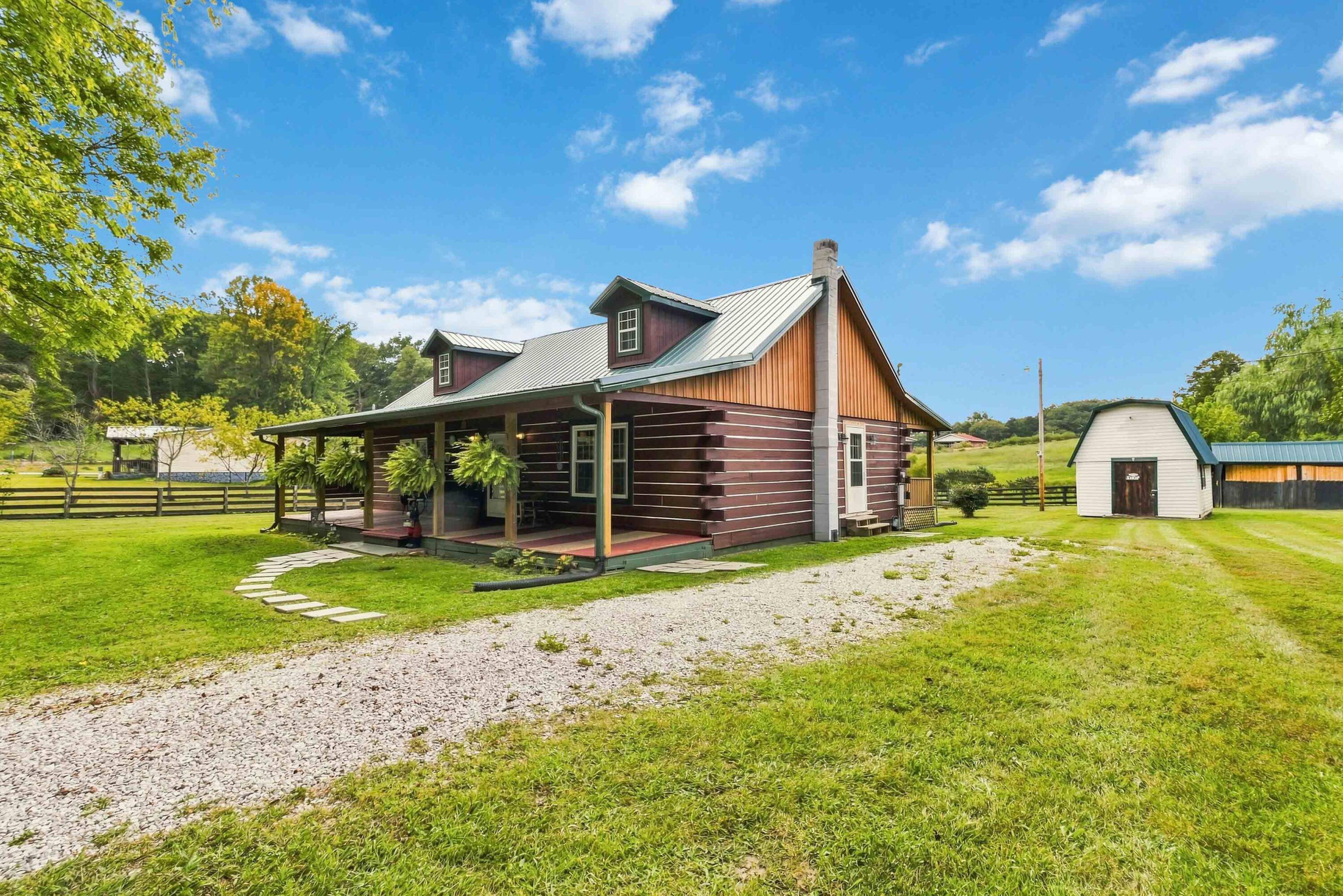 1575 Vaughn Ridge Road Property Photo 2