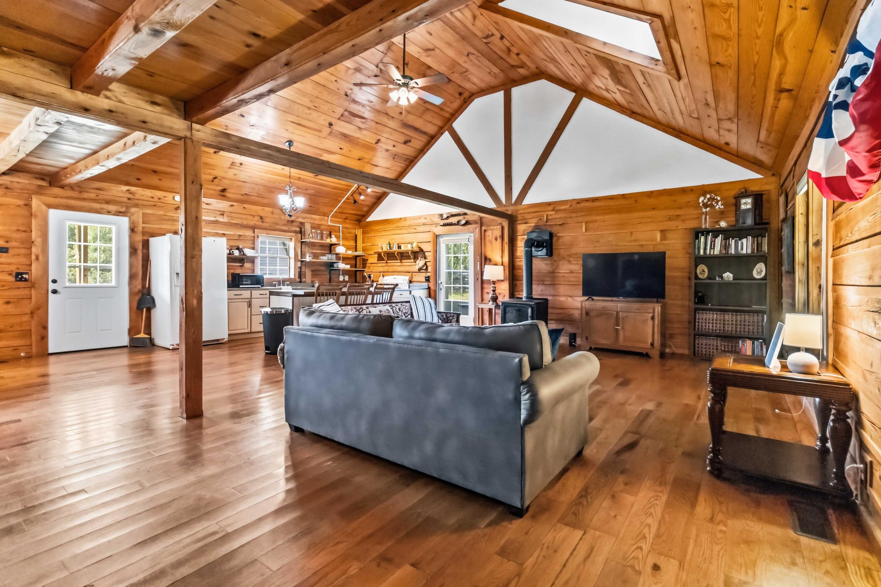 1575 Vaughn Ridge Road Property Photo 10