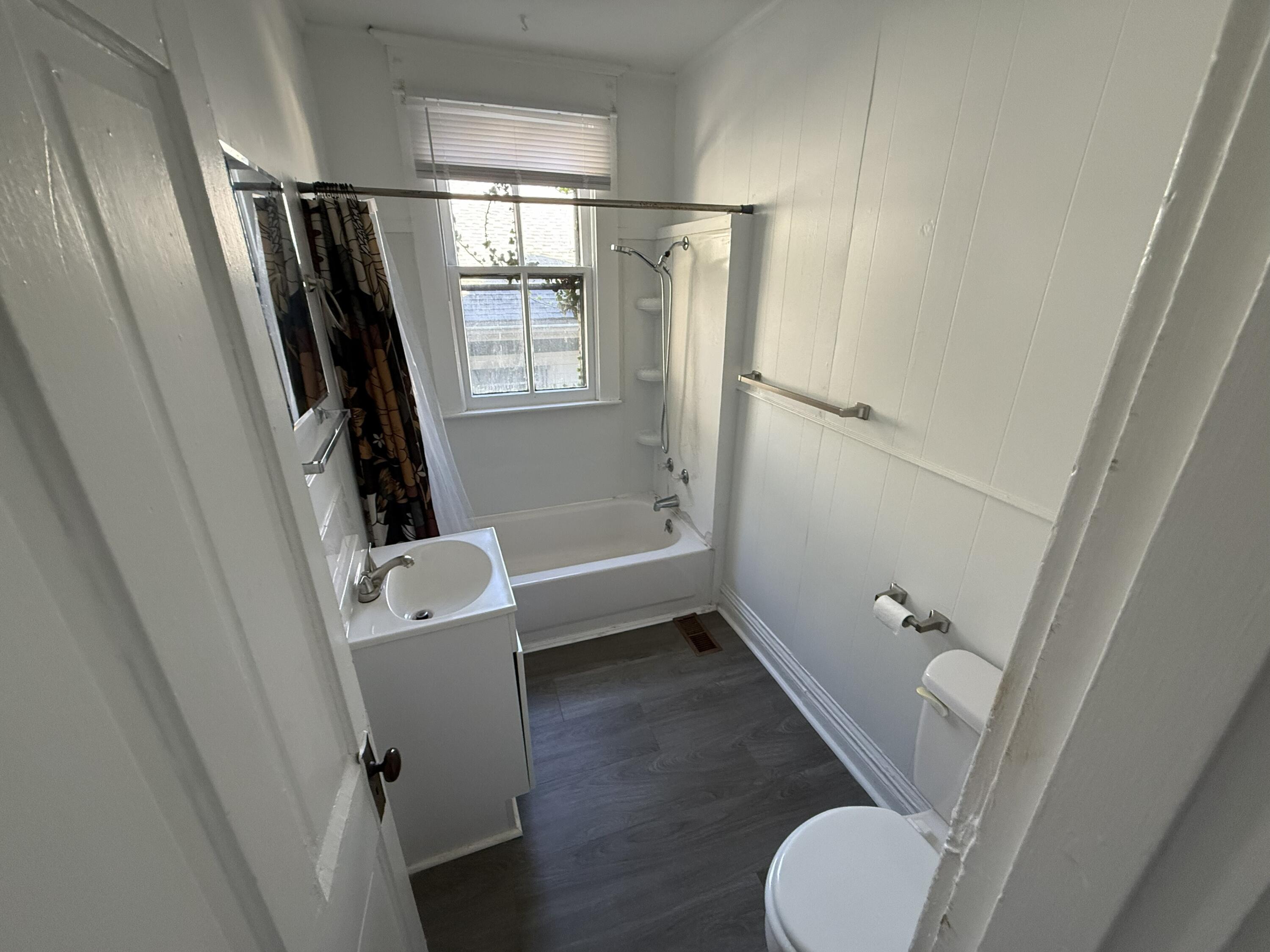 404 Ewing Street Property Photo 19