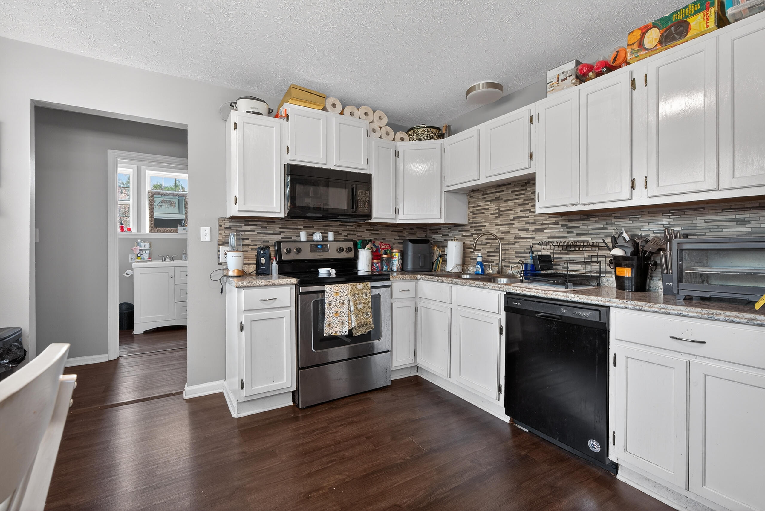270 Sherman Avenue Property Photo 8
