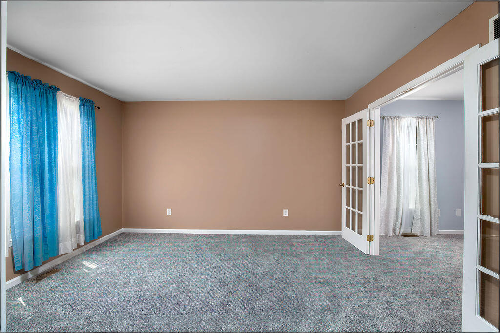 3129 Comanche Trail Property Photo 5