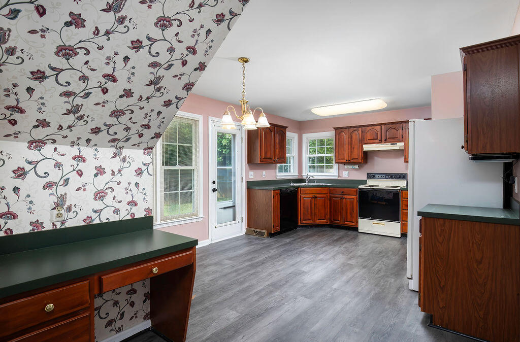 3129 Comanche Trail Property Photo 11