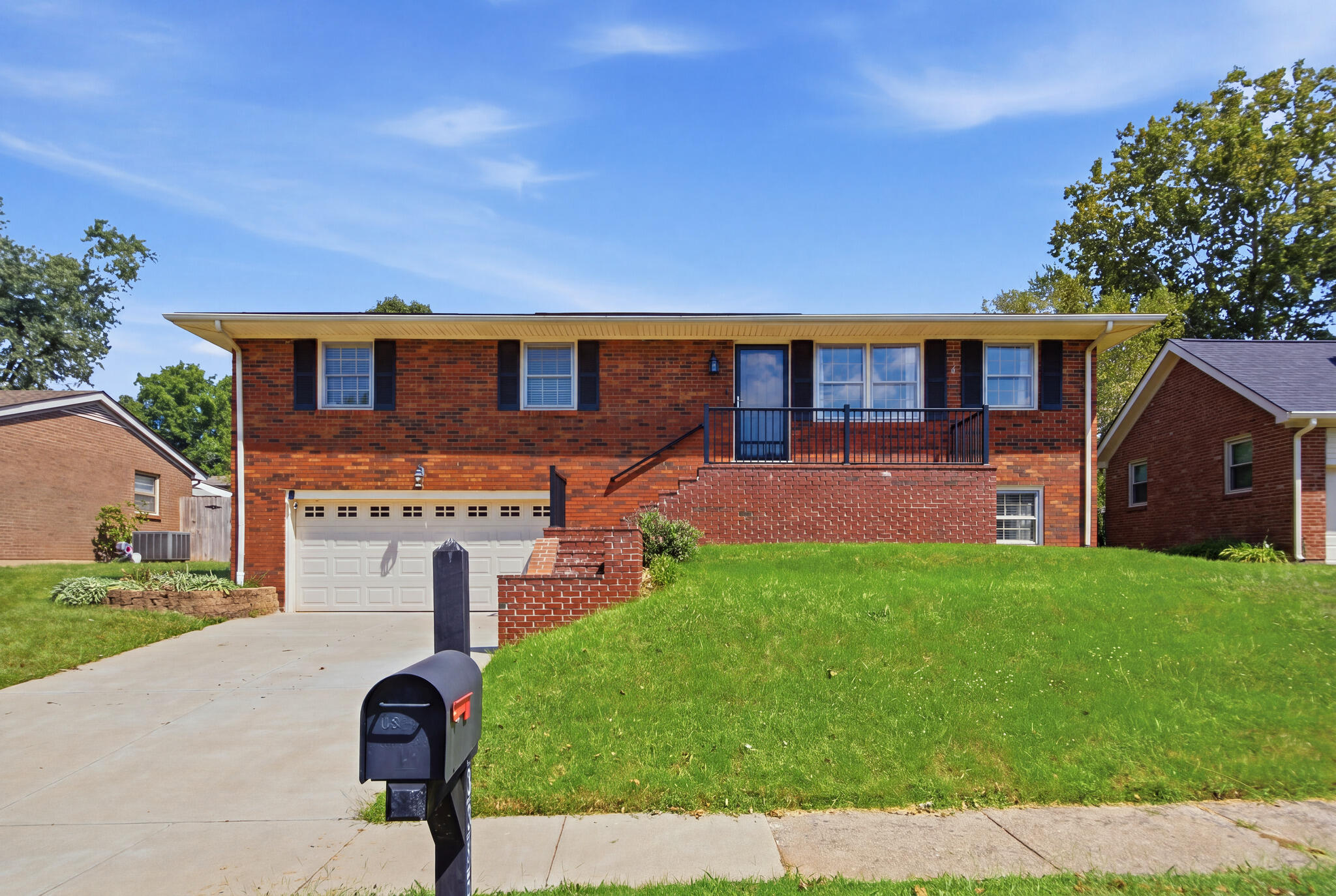 3385 Fraserdale Drive Property Photo 1