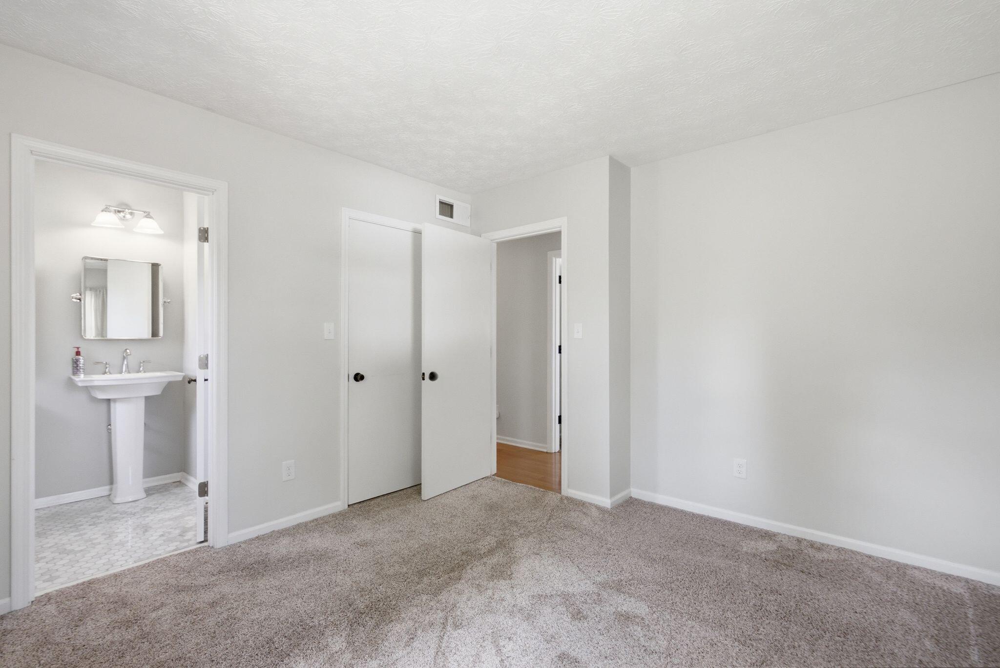 3385 Fraserdale Drive Property Photo 14