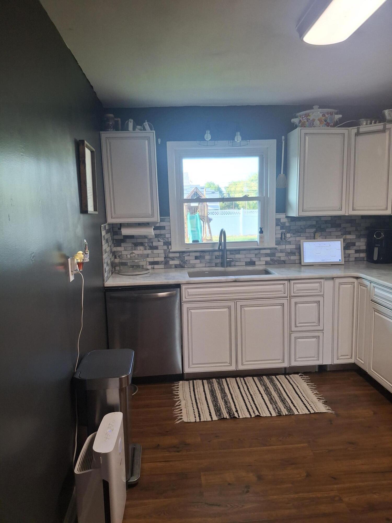 817 Maplewood Drive Property Photo 10