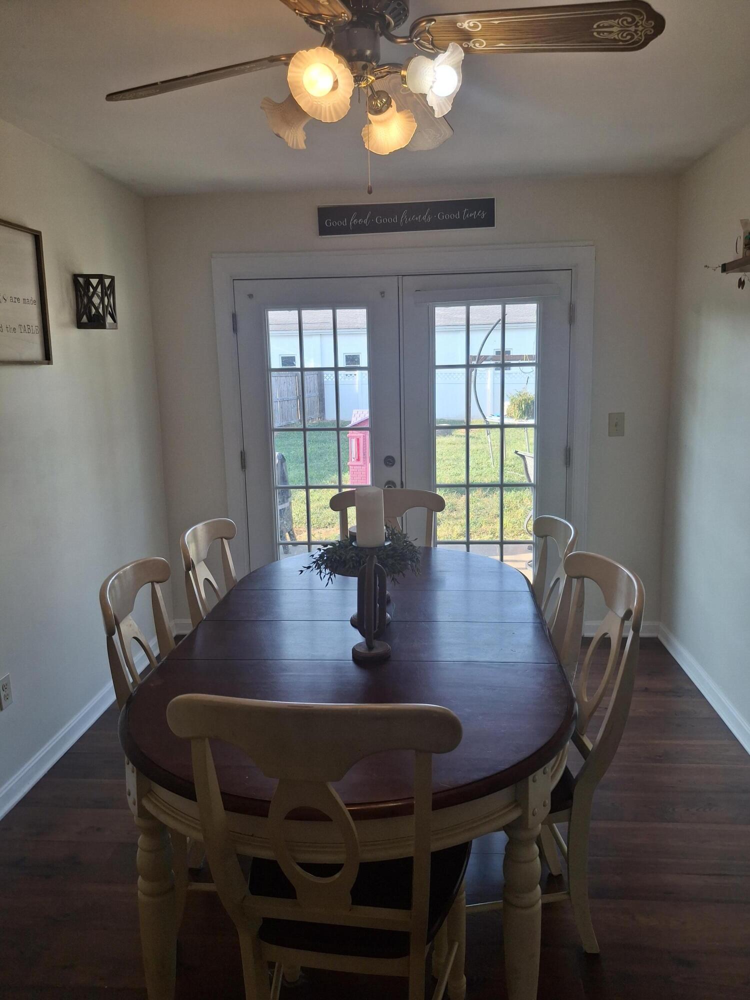 817 Maplewood Drive Property Photo 17