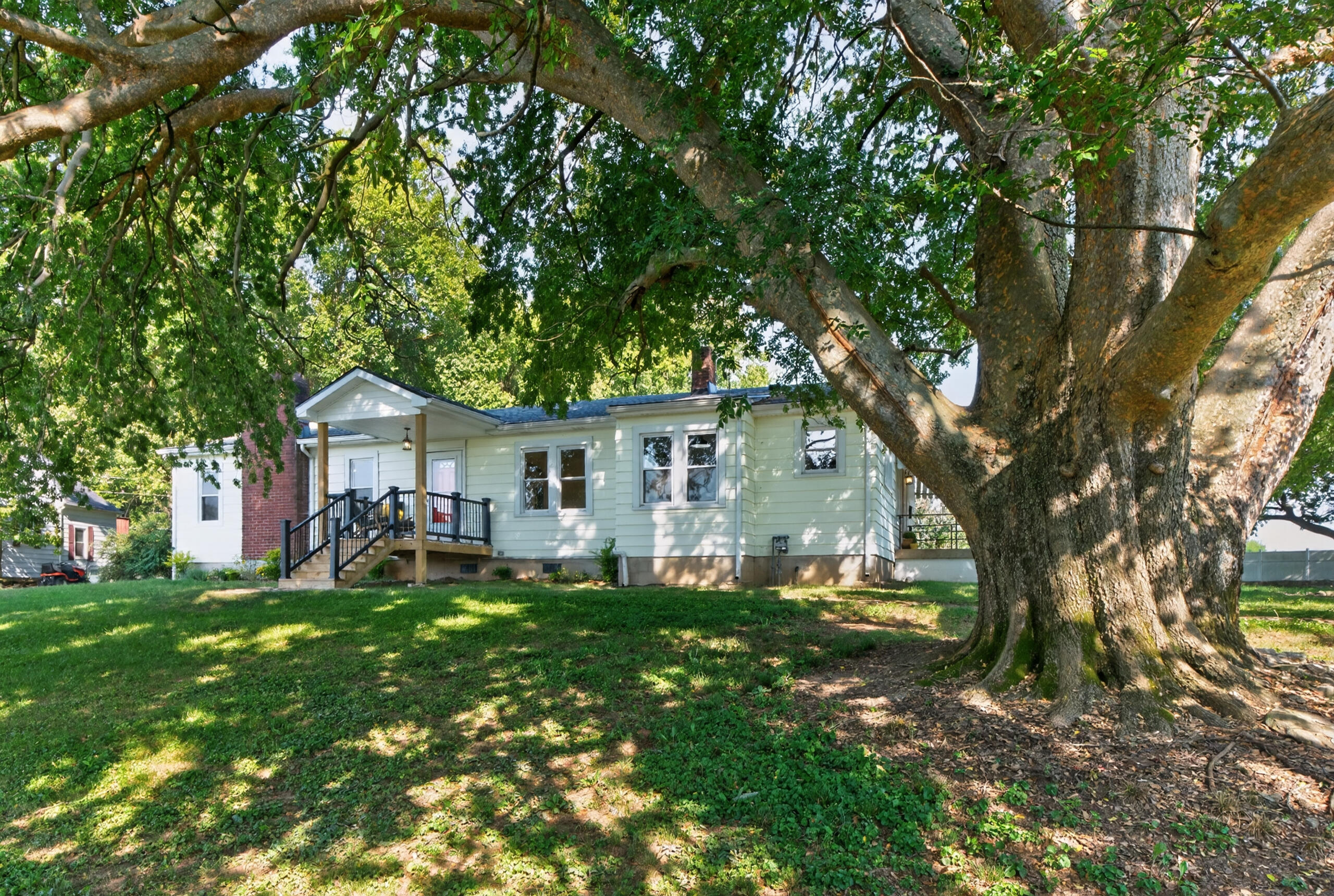 44 Horseshoe Drive Property Photo 2
