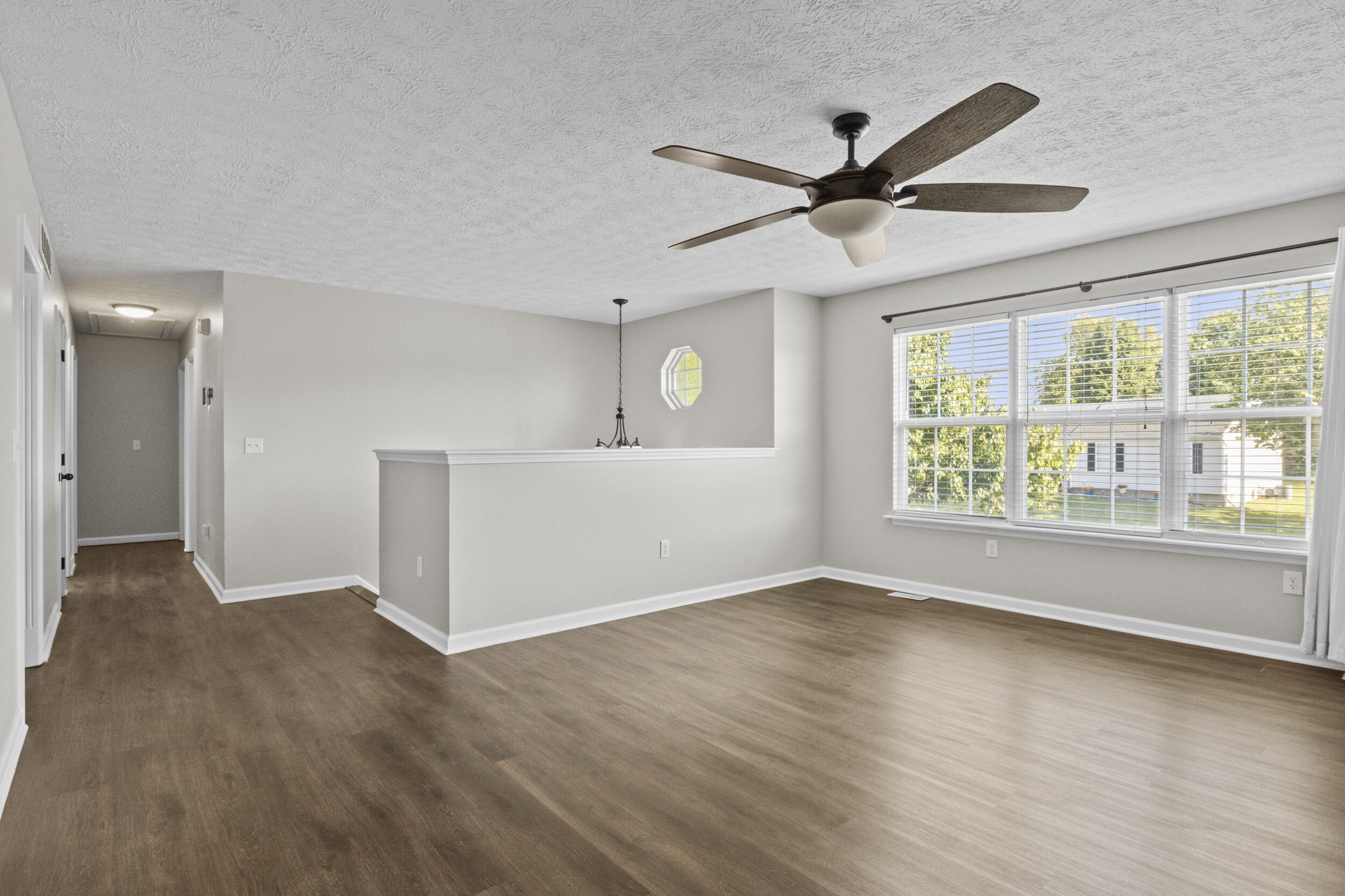 800 Pinoak Drive Property Photo 6