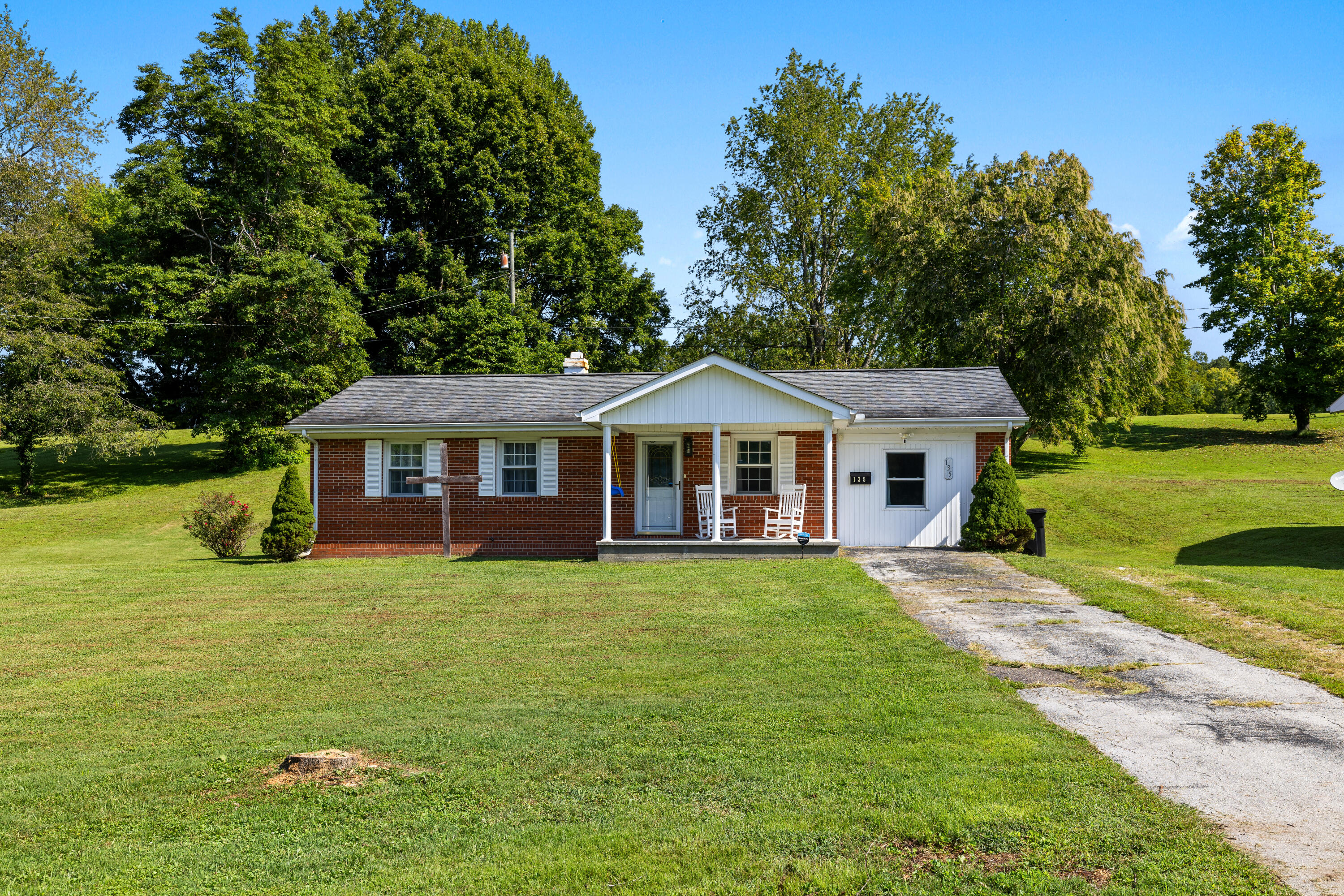 135 Shawnee Drive Property Photo 4