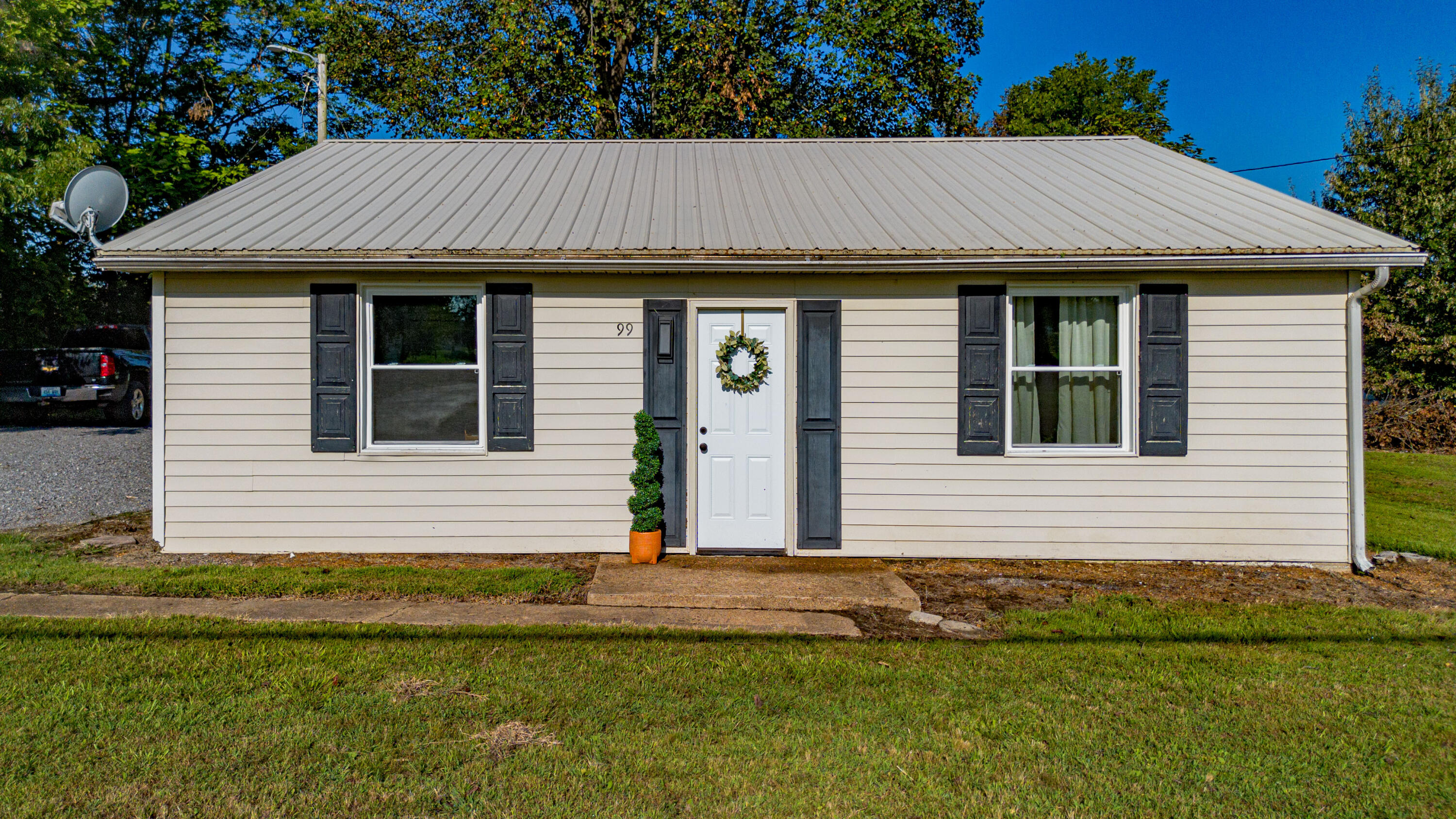 99 County Road 1015 Property Photo 2