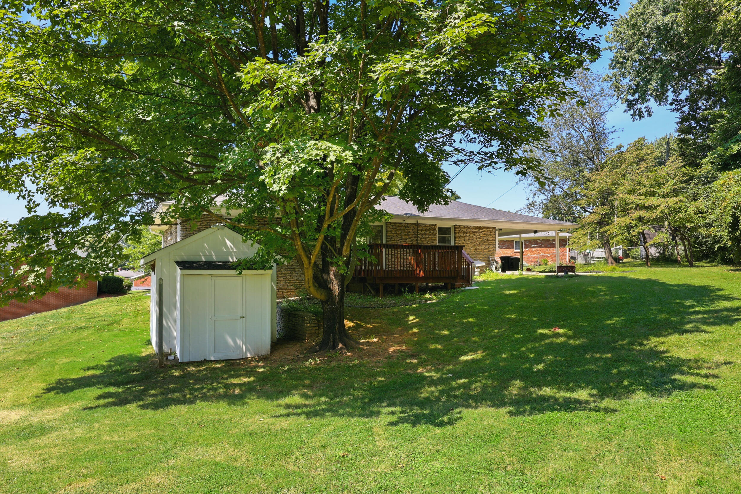 525 Mohegan Trail Property Photo 35