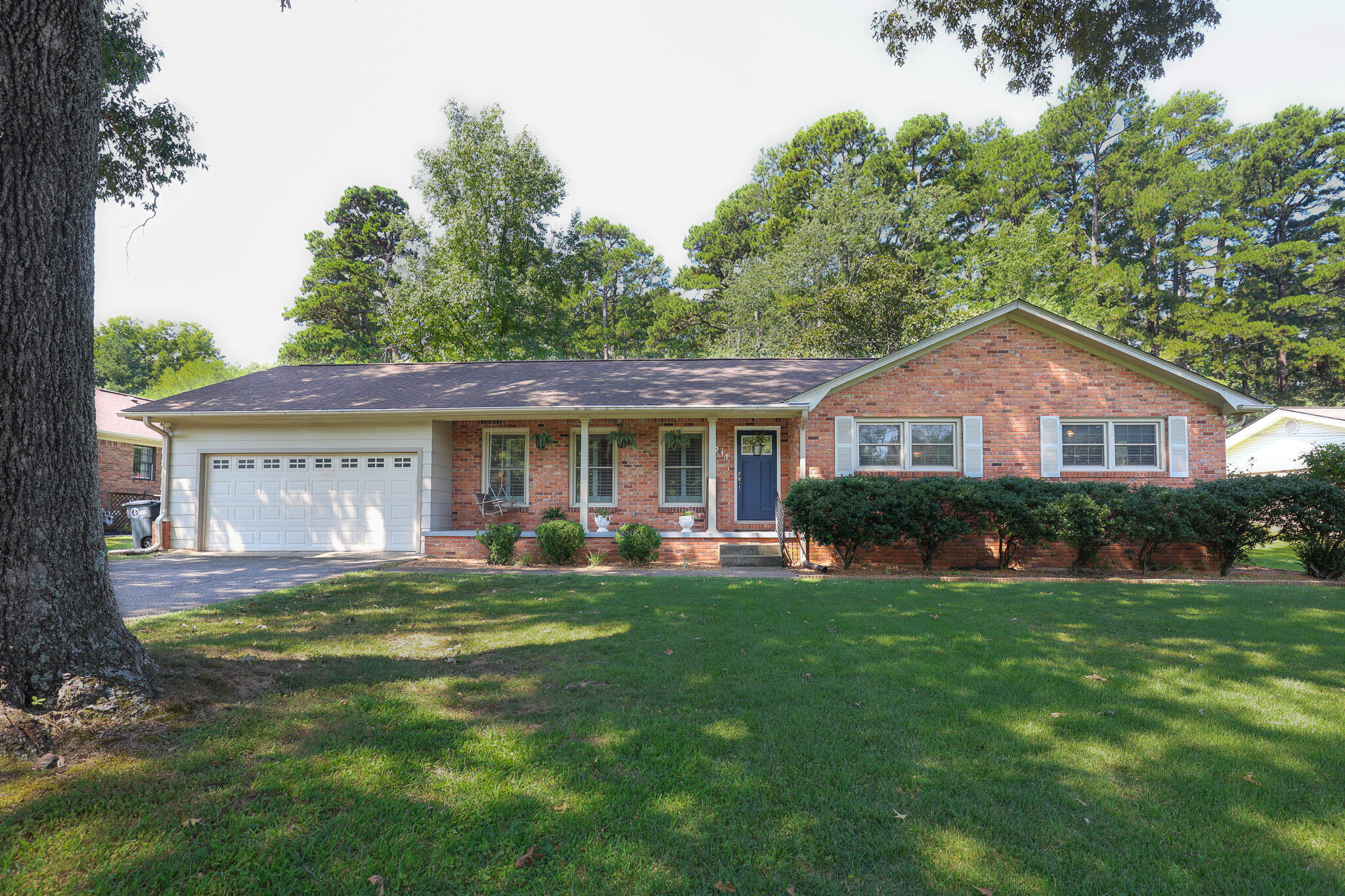 211 Springwell Lane Property Photo 1