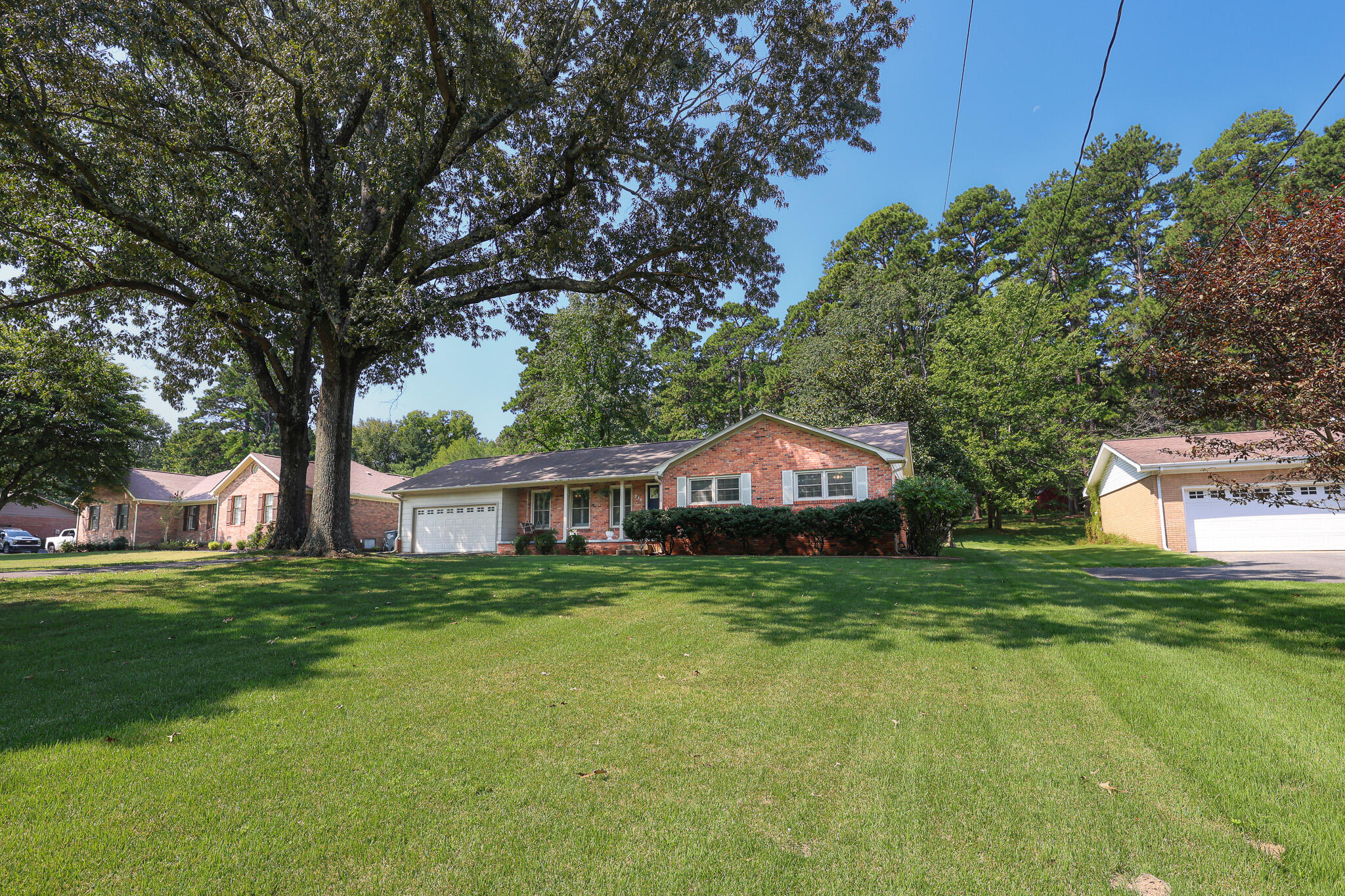 211 Springwell Lane Property Photo 3