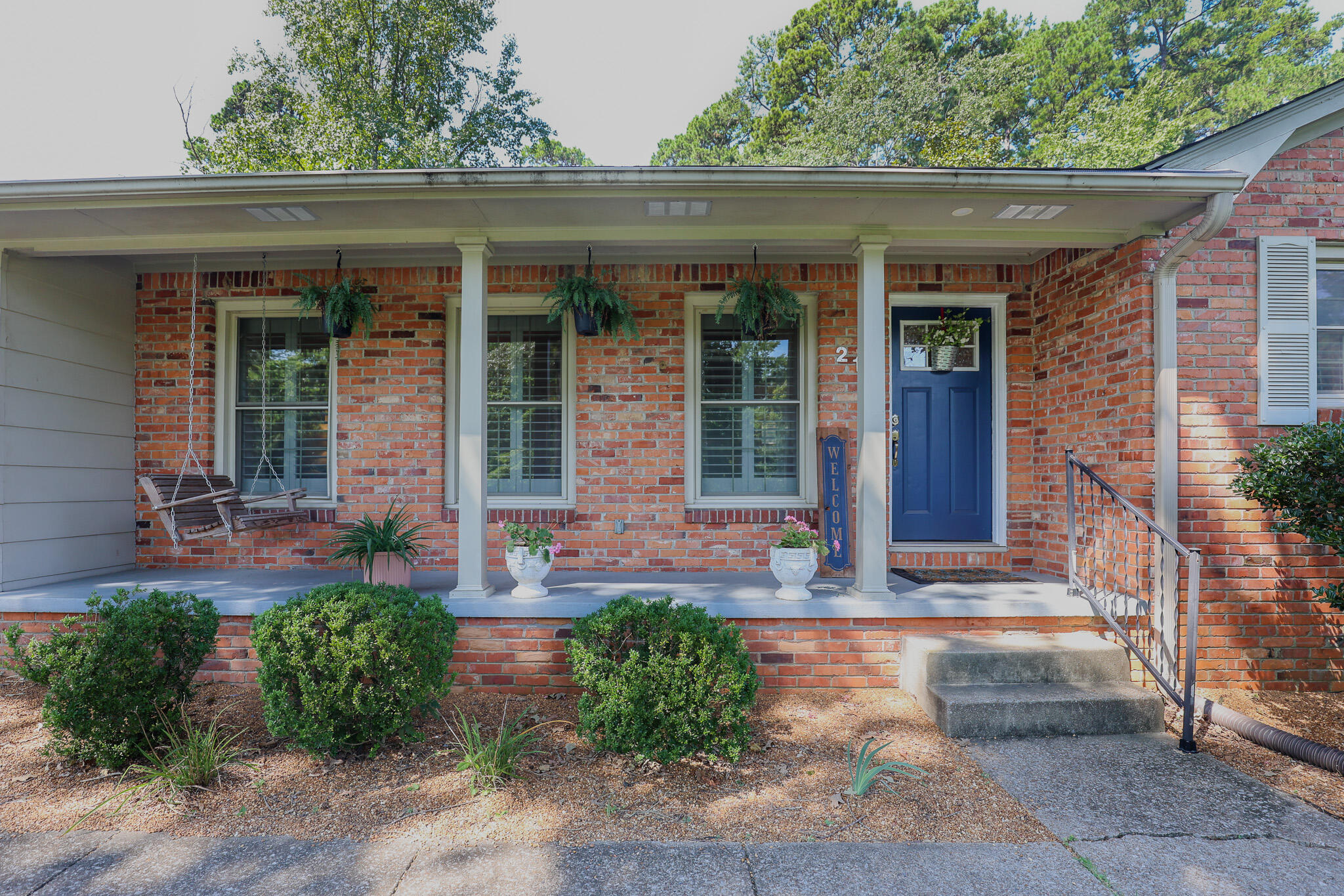 211 Springwell Lane Property Photo 4
