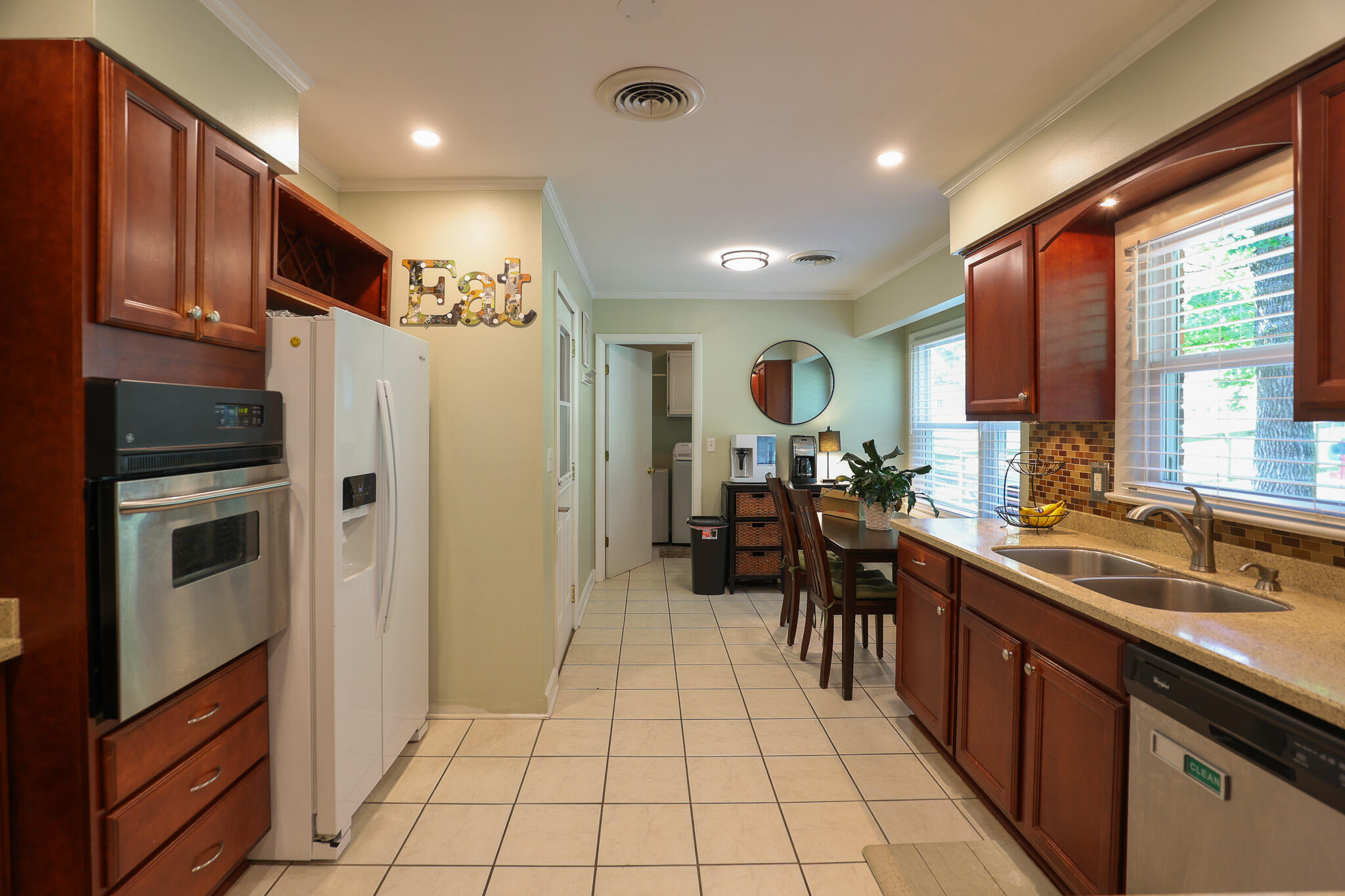 211 Springwell Lane Property Photo 11