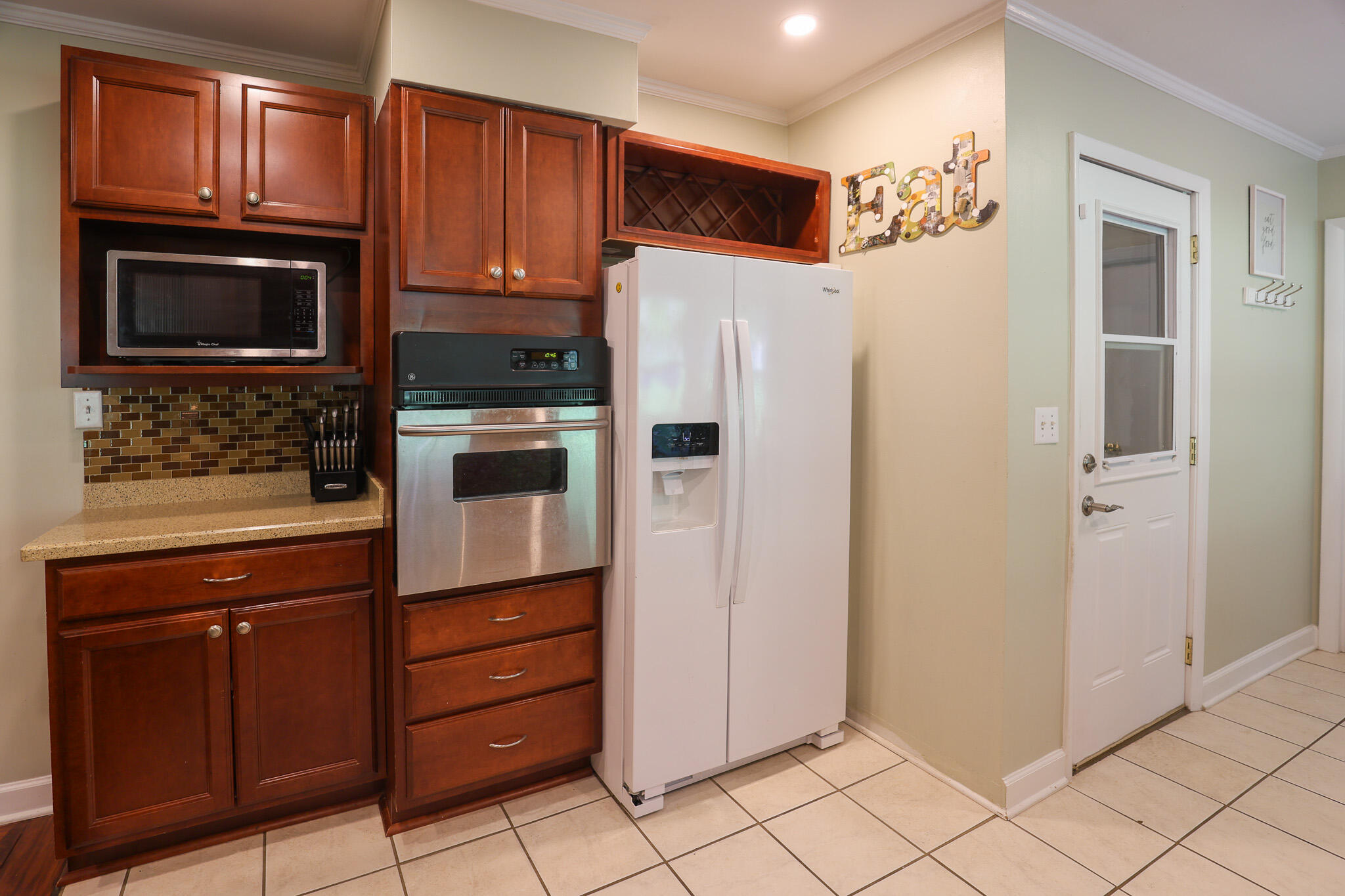 211 Springwell Lane Property Photo 14