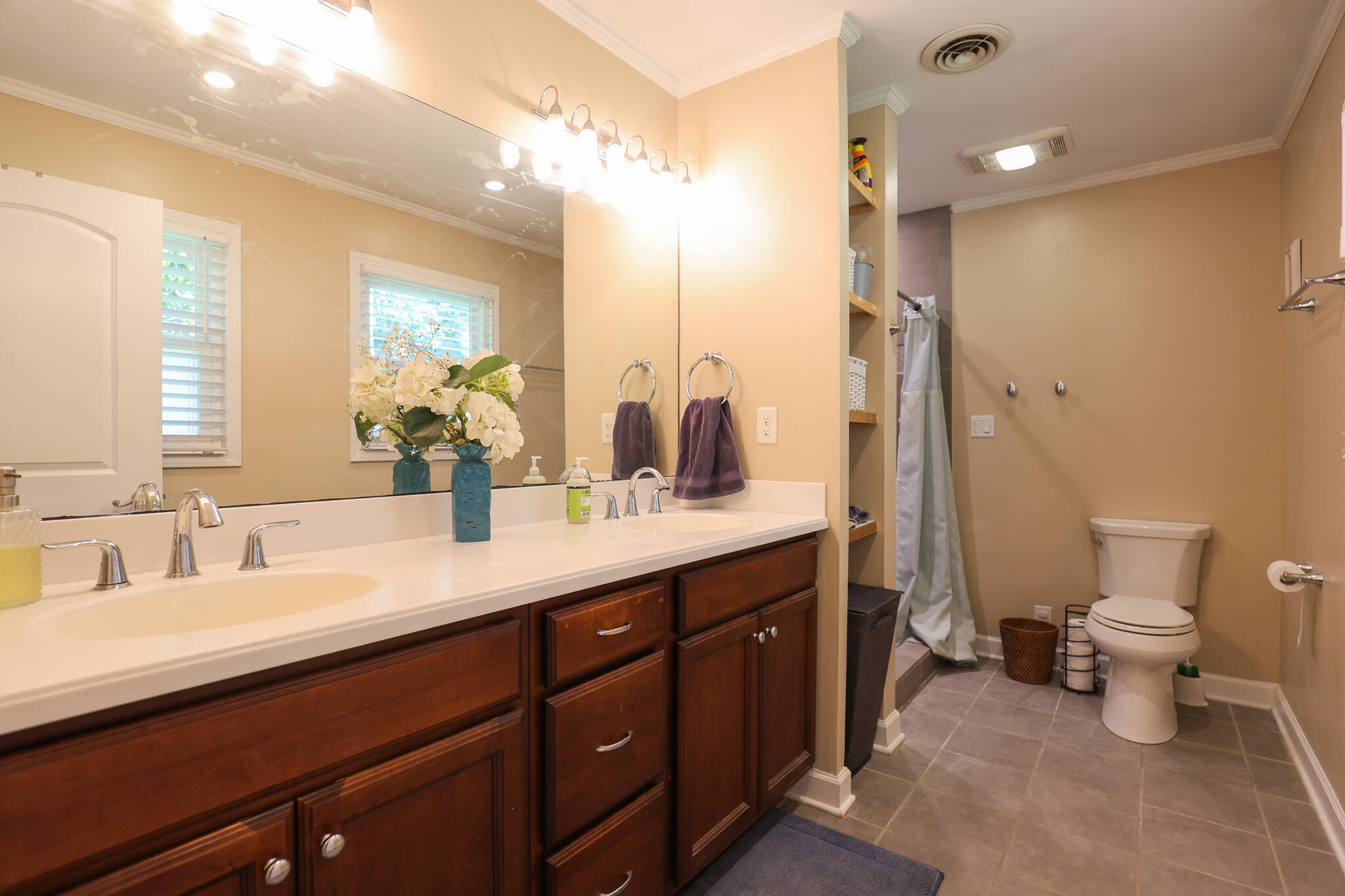 211 Springwell Lane Property Photo 22