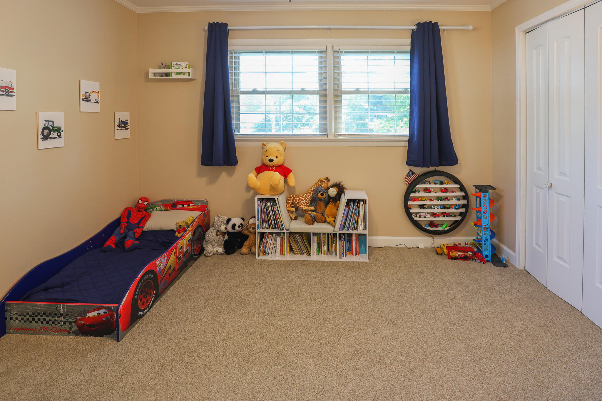 211 Springwell Lane Property Photo 27