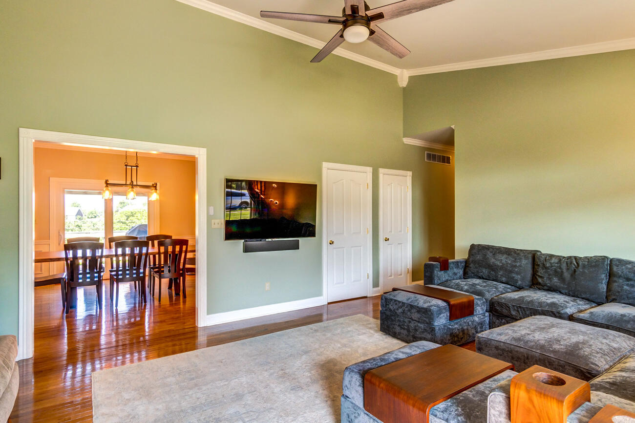 3008 Woodfield Circle Property Photo 22