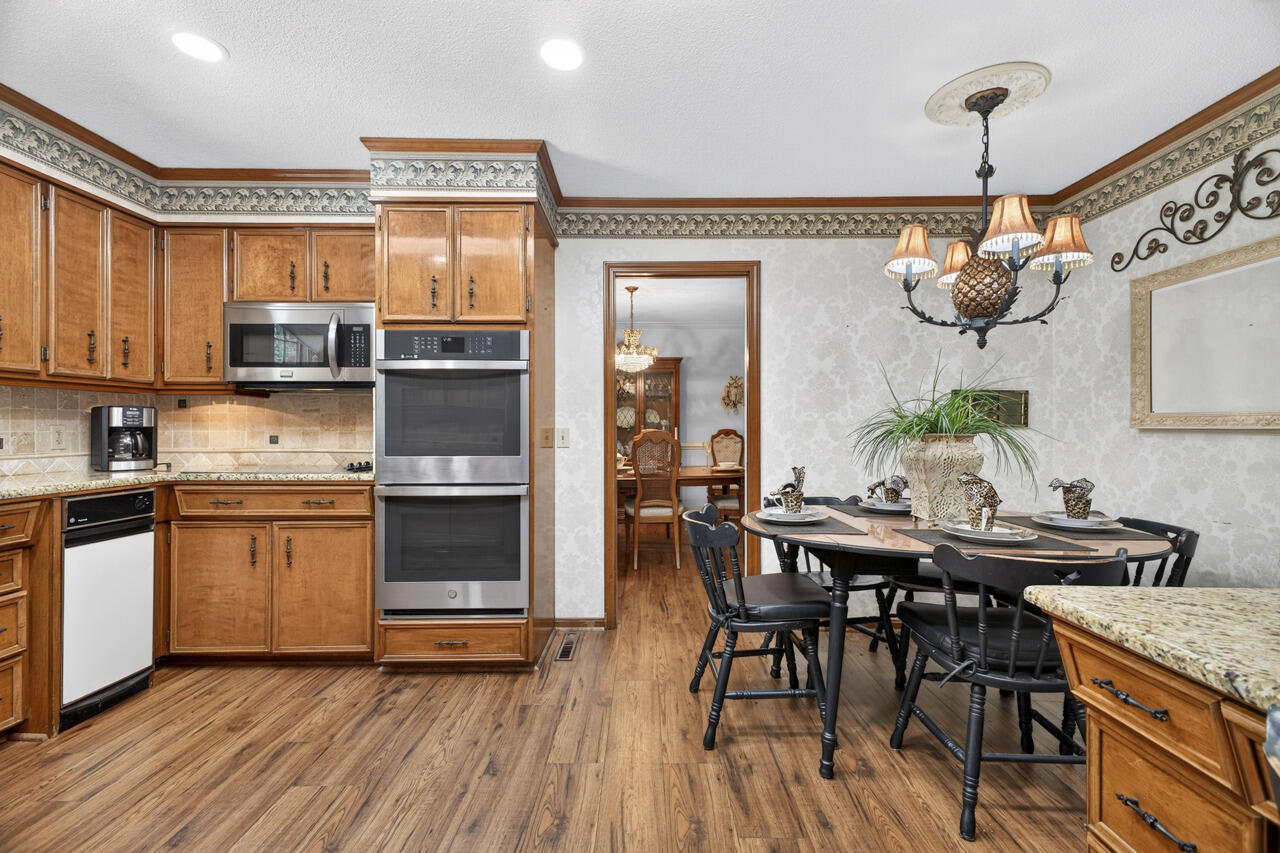 1002 County Cork Drive Property Photo 14