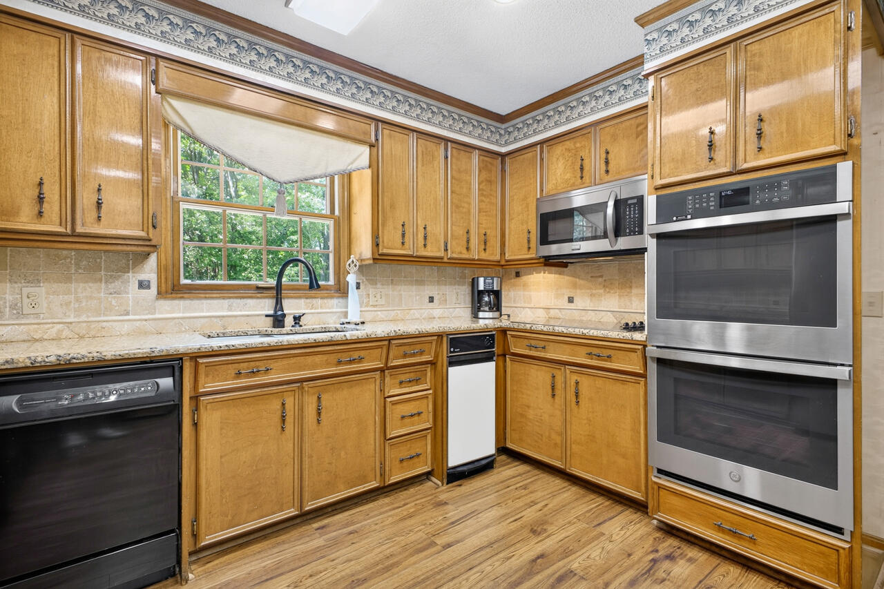 1002 County Cork Drive Property Photo 16