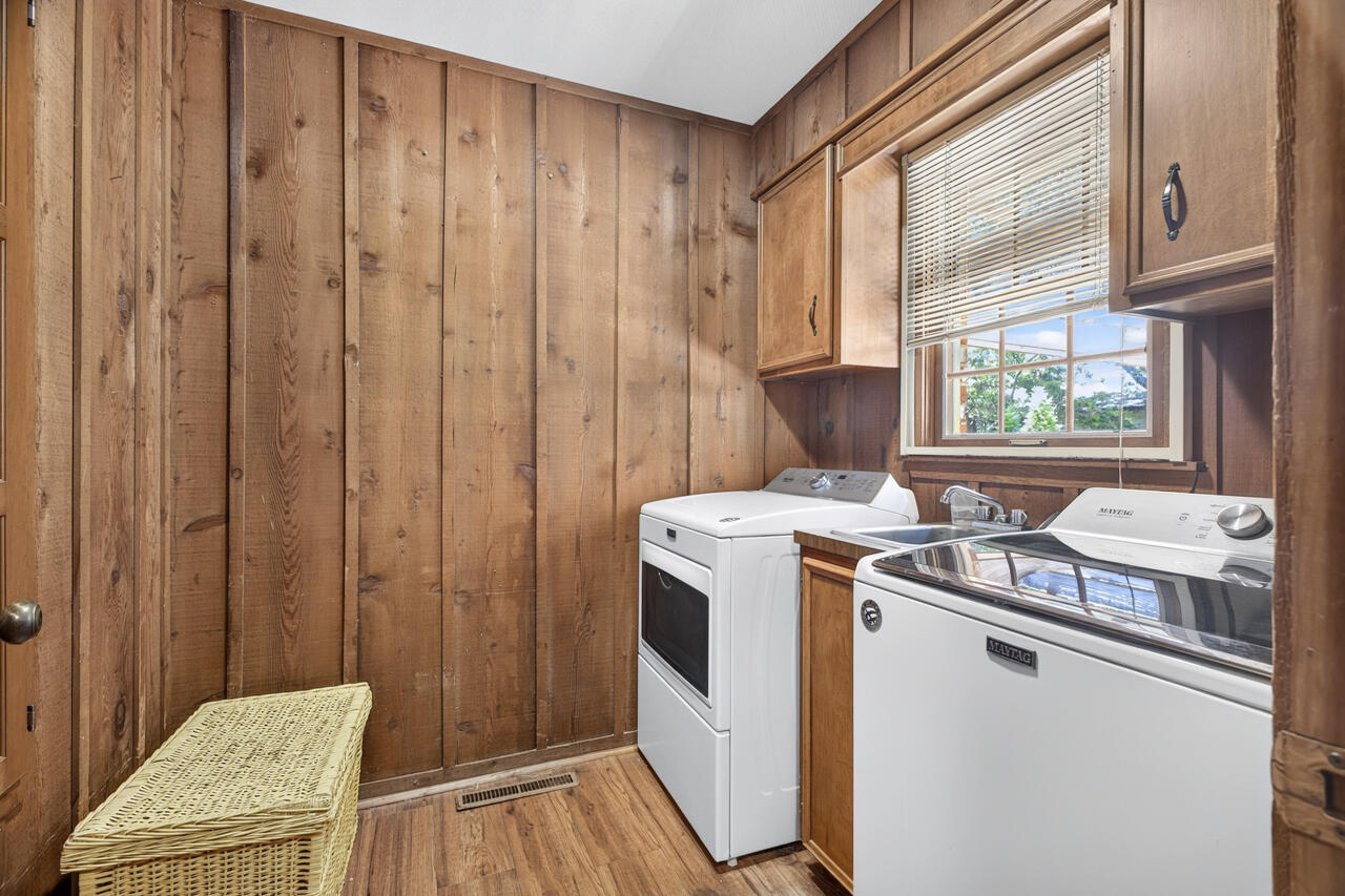 1002 County Cork Drive Property Photo 28