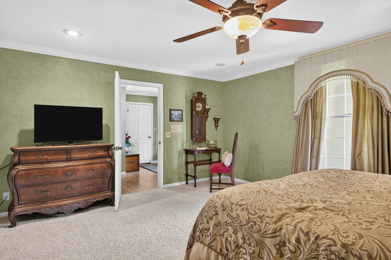 1002 County Cork Drive Property Photo 41