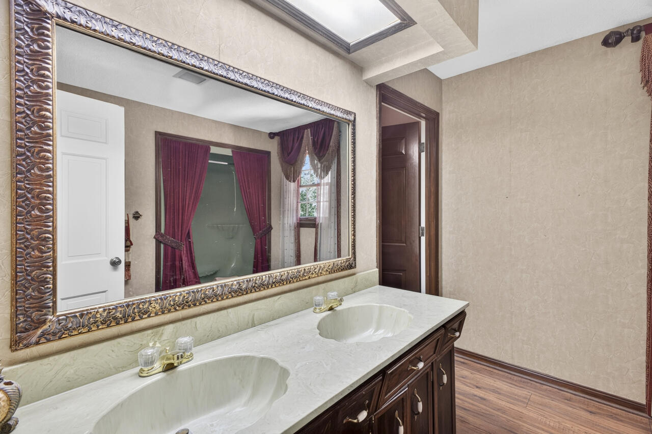 1002 County Cork Drive Property Photo 42