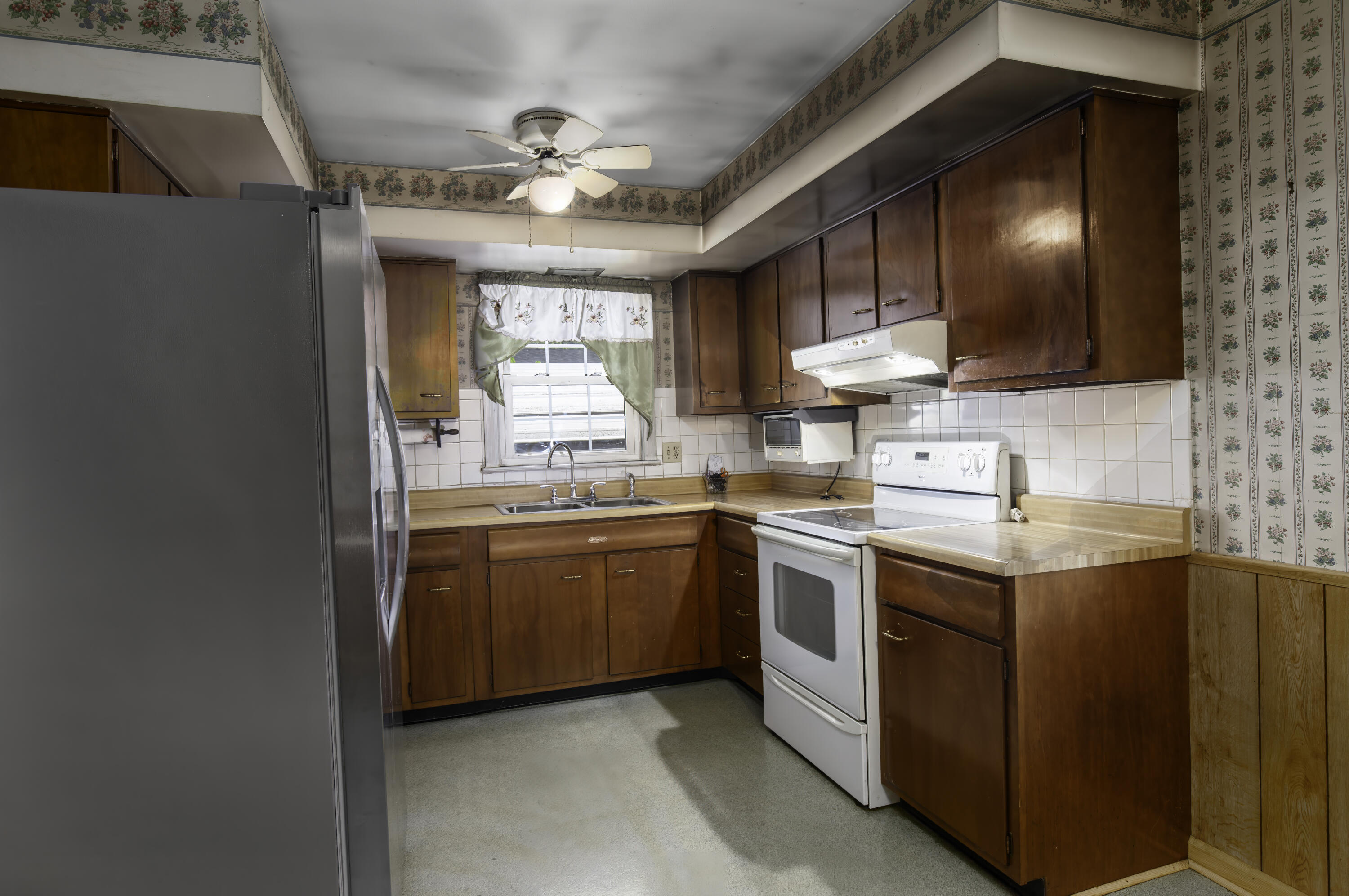 102 Merewood Drive Property Photo 4