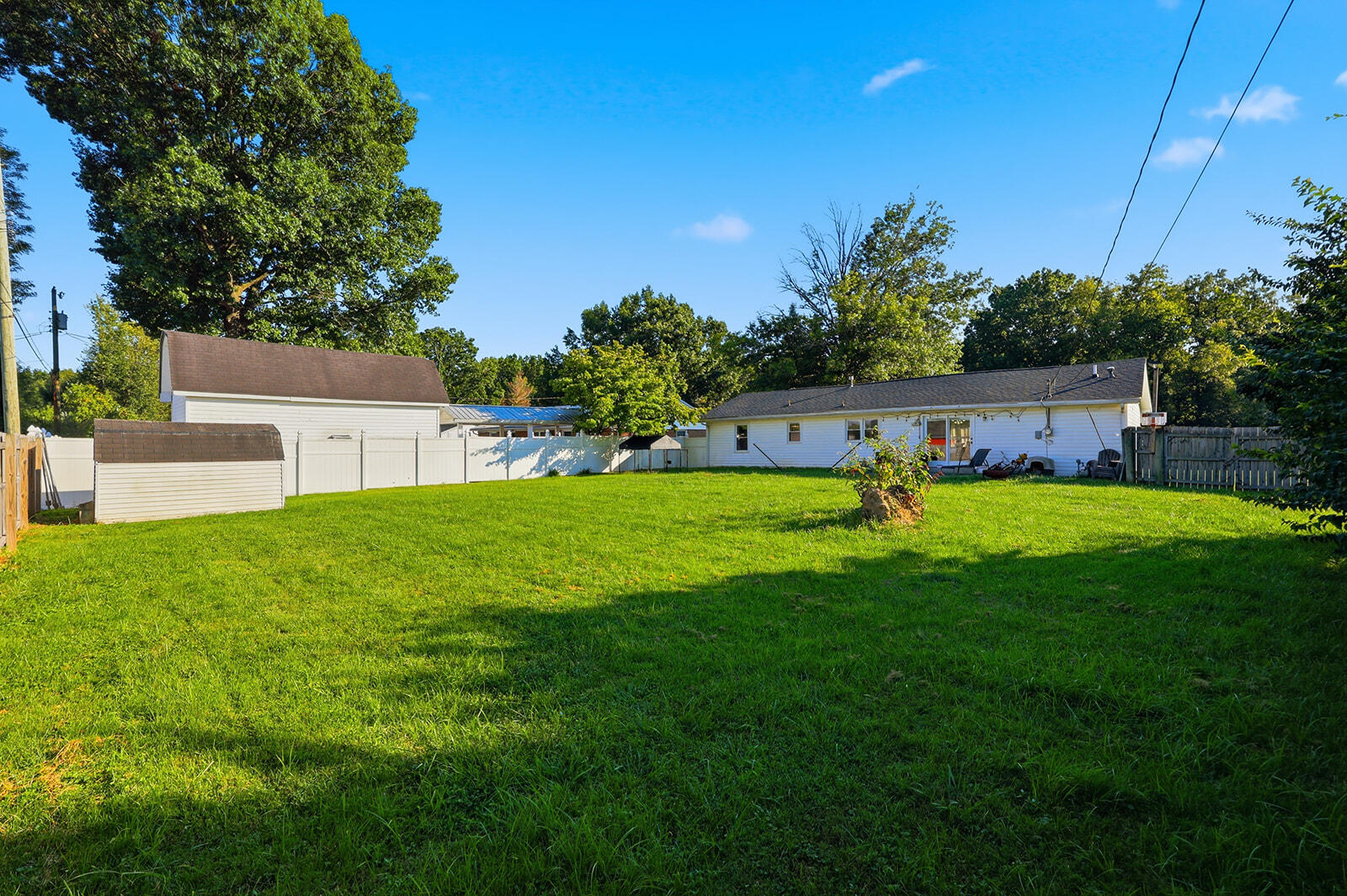 111 Park Lane Property Photo 32