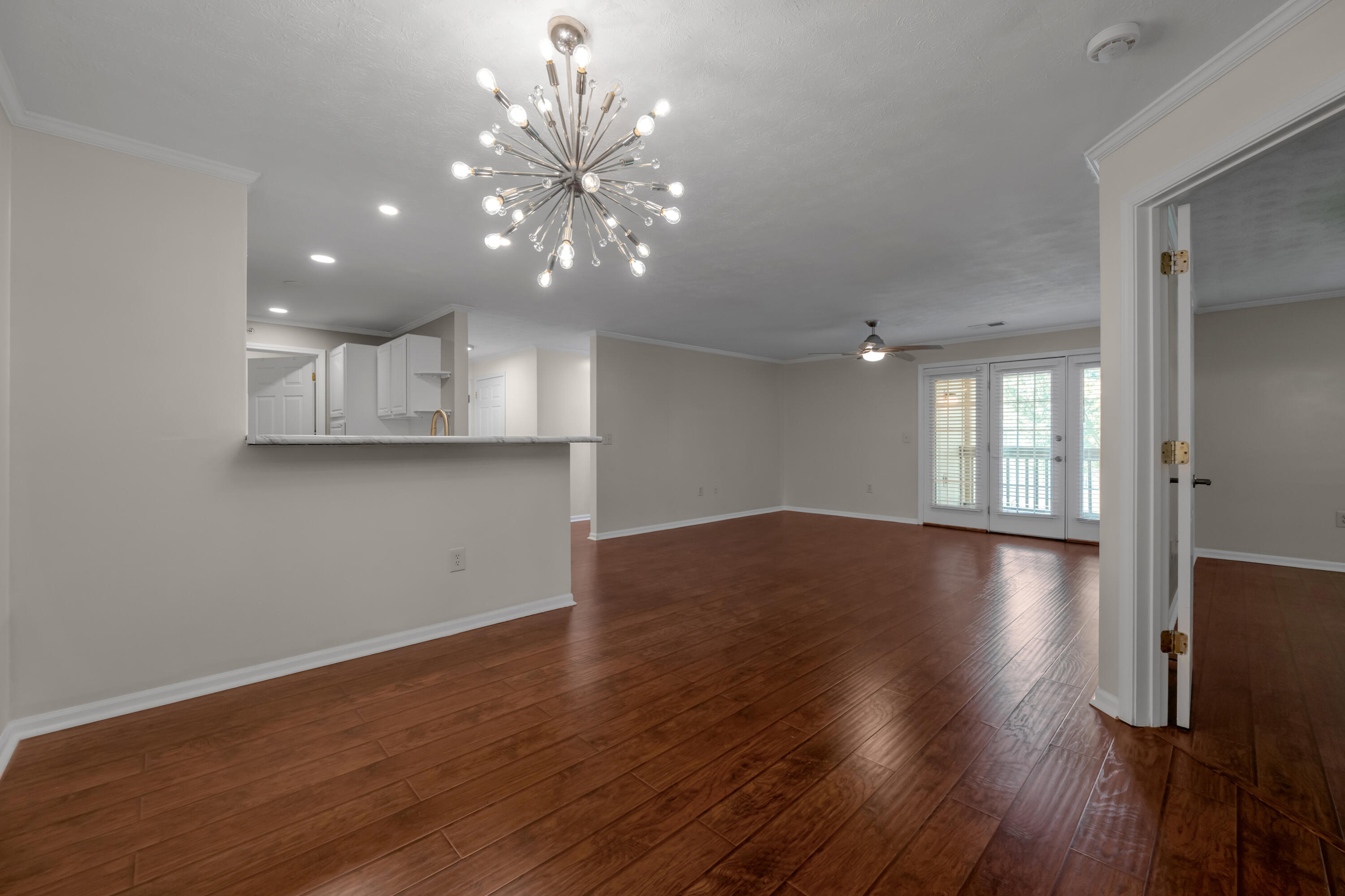 600 Vincent Way 2208 Property Photo 6