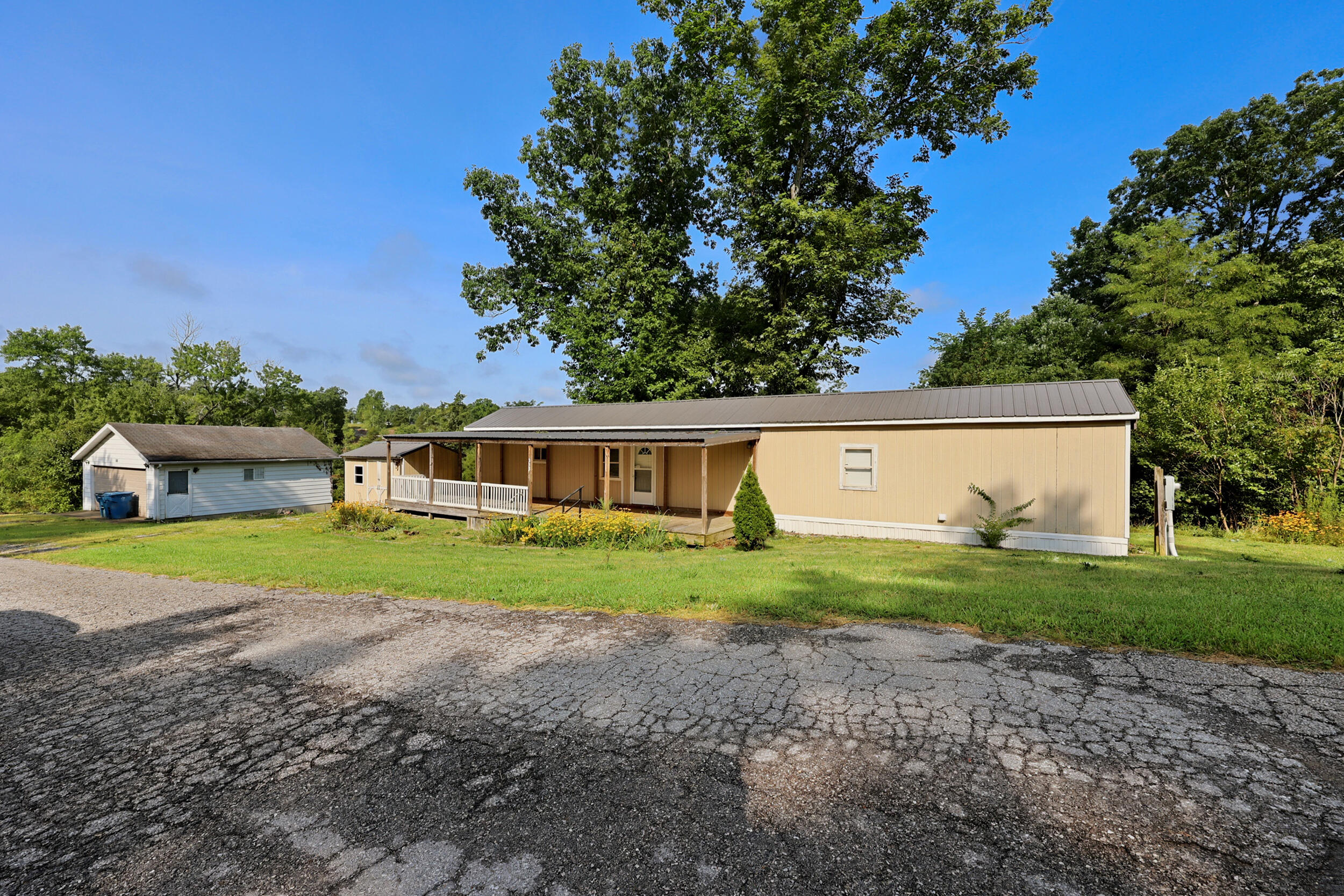 353 Mcfarland Drive Property Photo 1