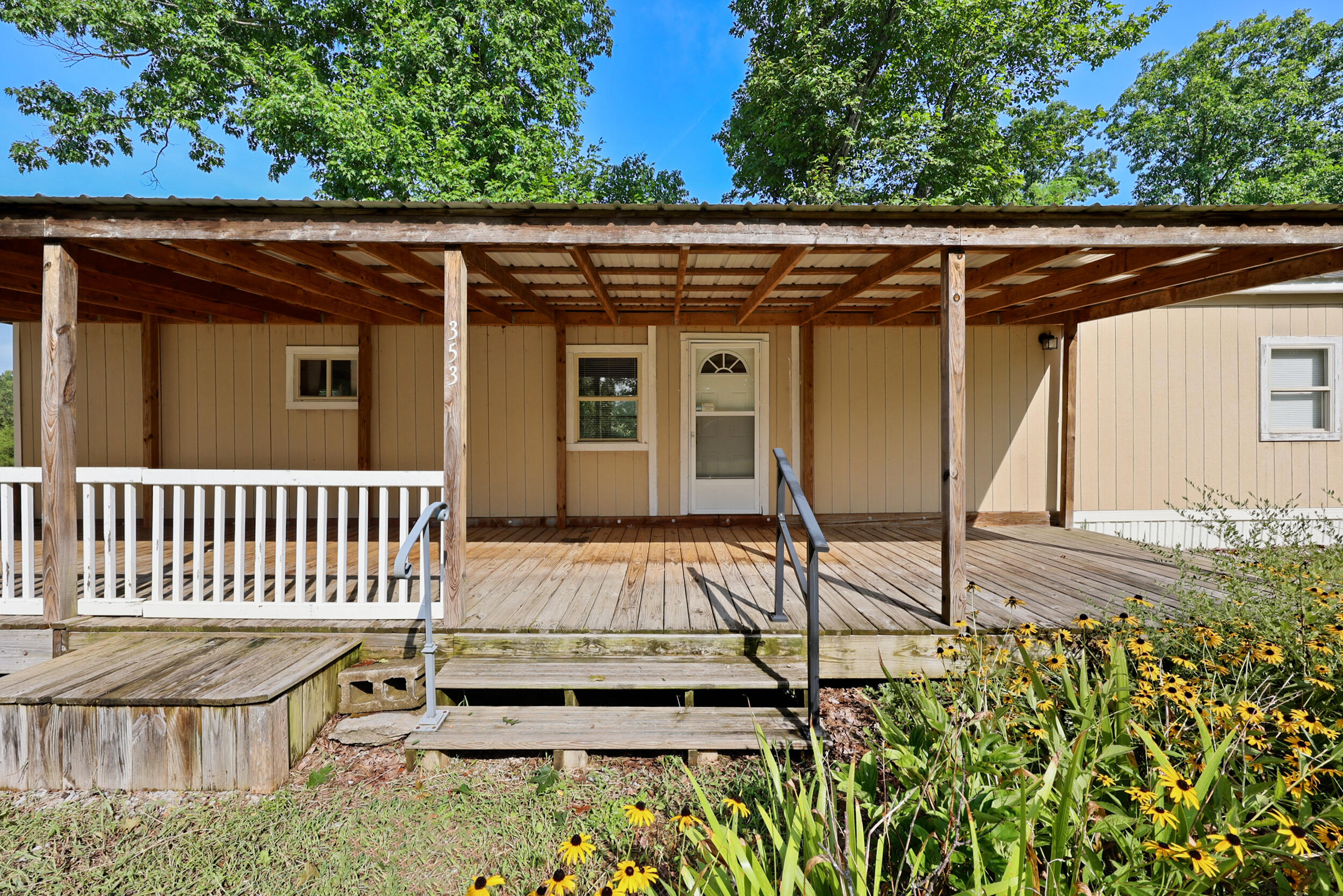353 Mcfarland Drive Property Photo 3