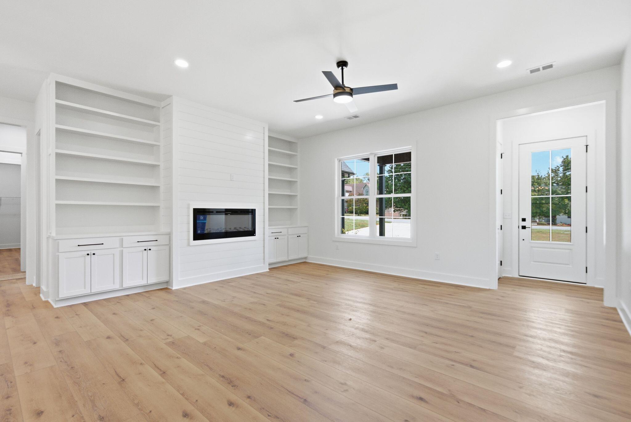 106 Sena Way Property Photo 12