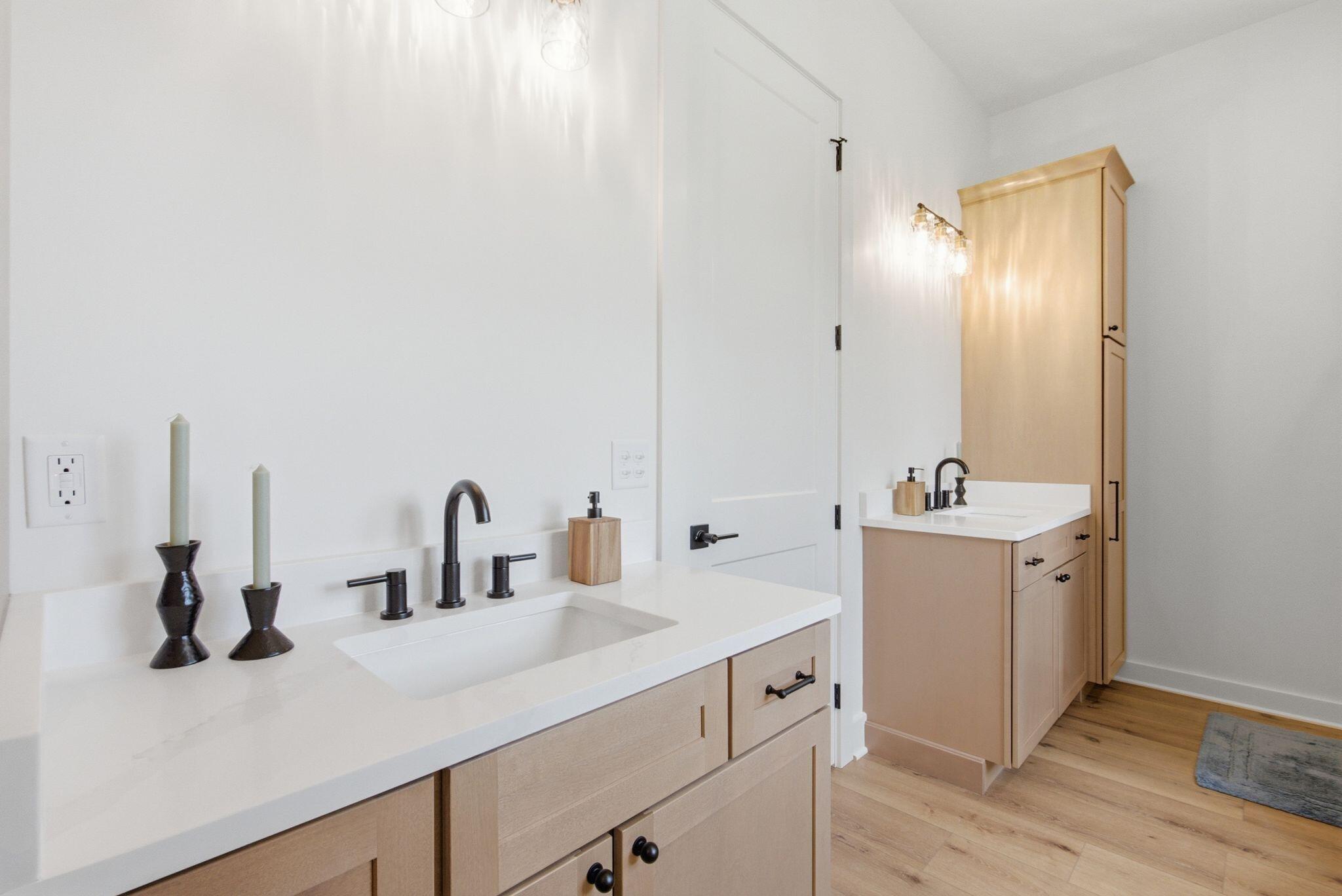 106 Sena Way Property Photo 37