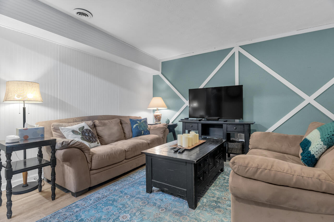 228 Apache Trail Property Photo 32