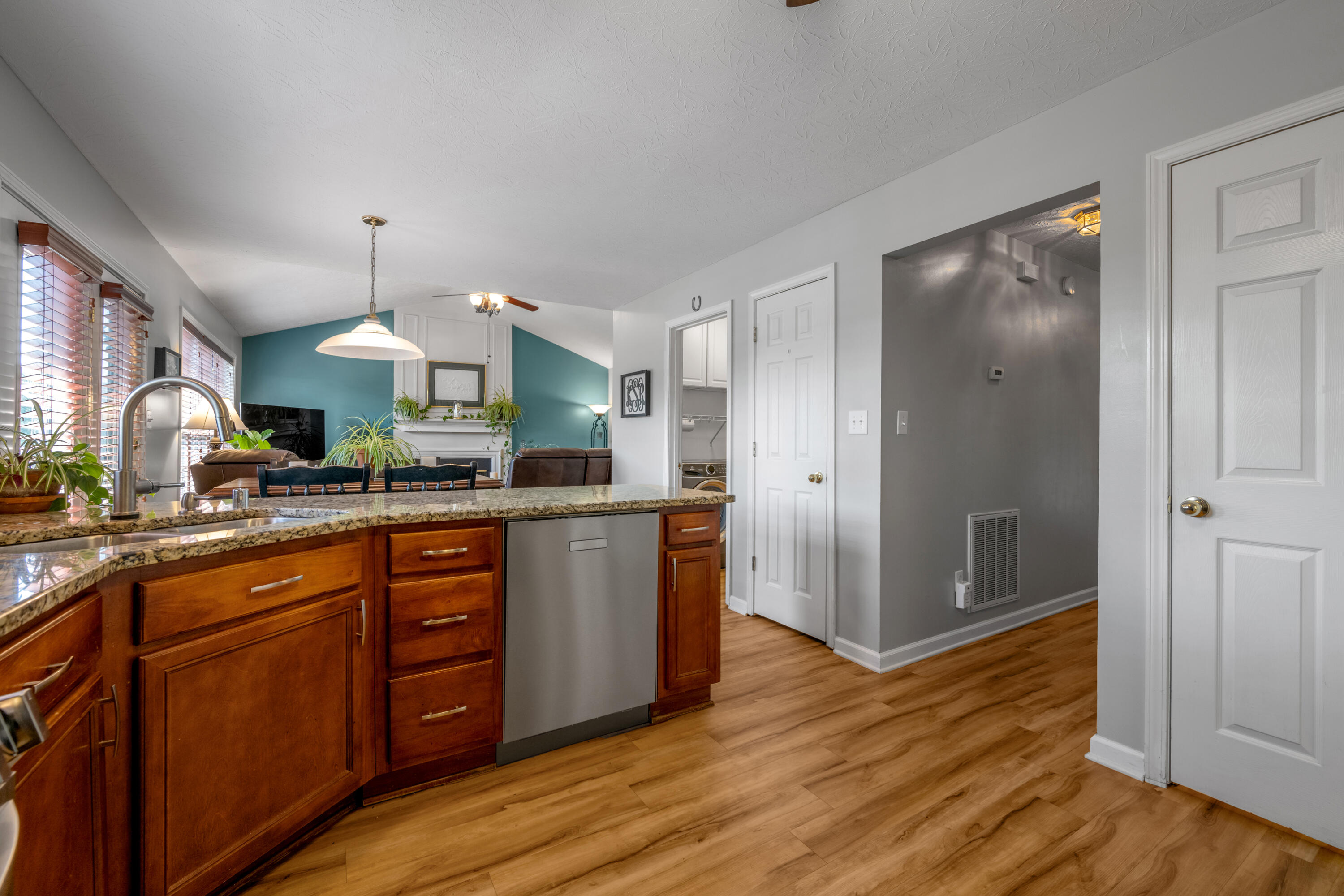 532 Meadowcrest Park Property Photo 18