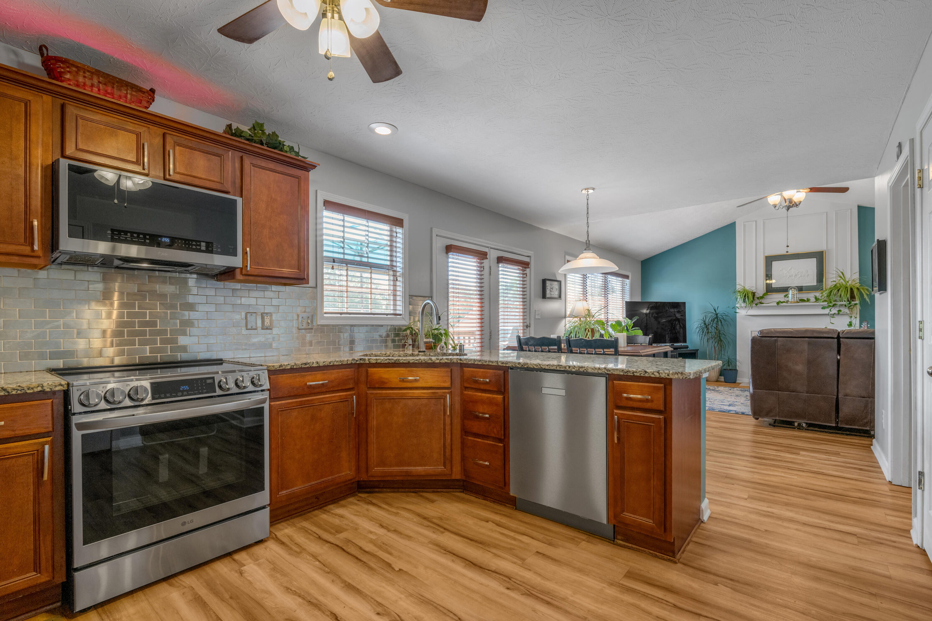 532 Meadowcrest Park Property Photo 19