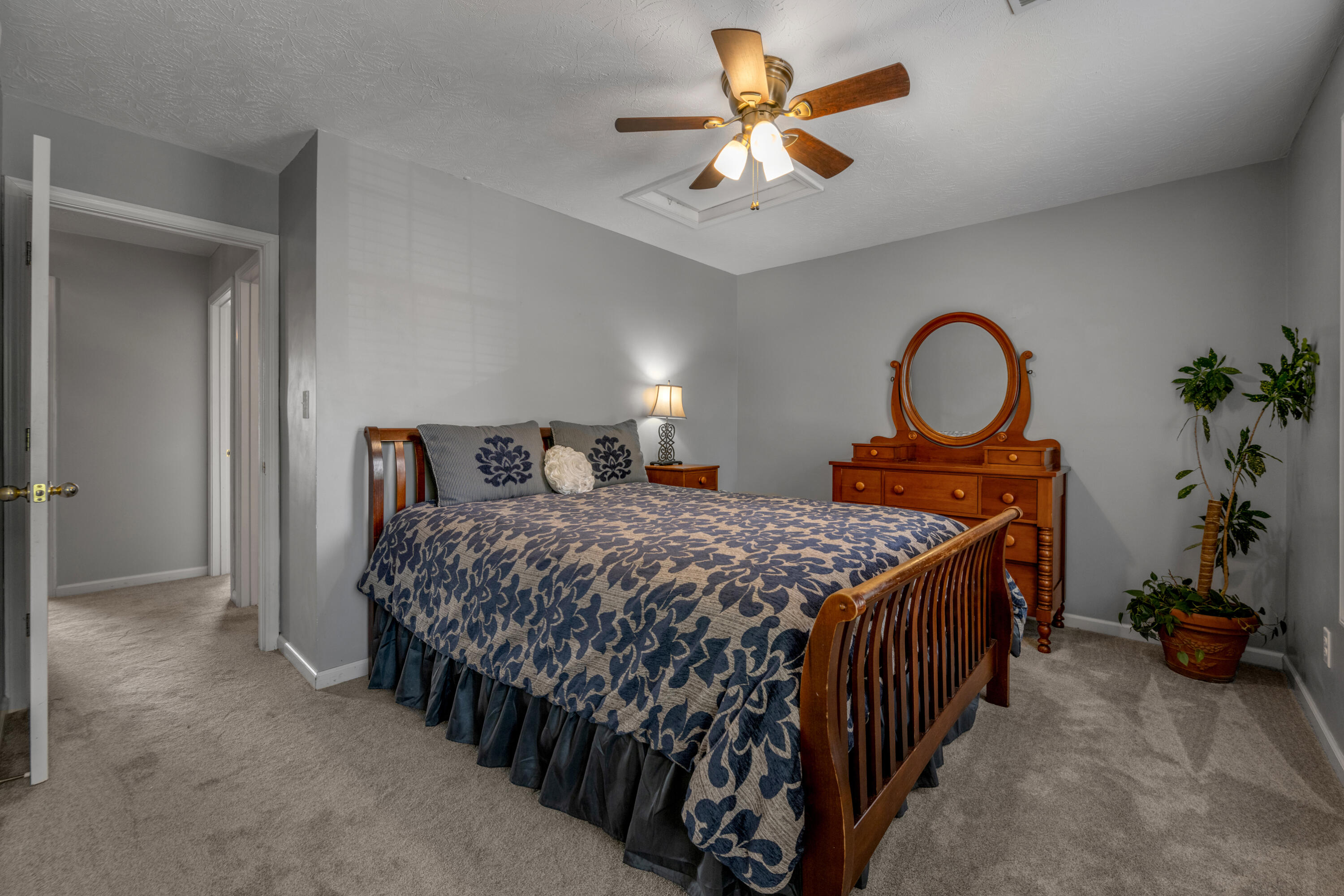 532 Meadowcrest Park Property Photo 30