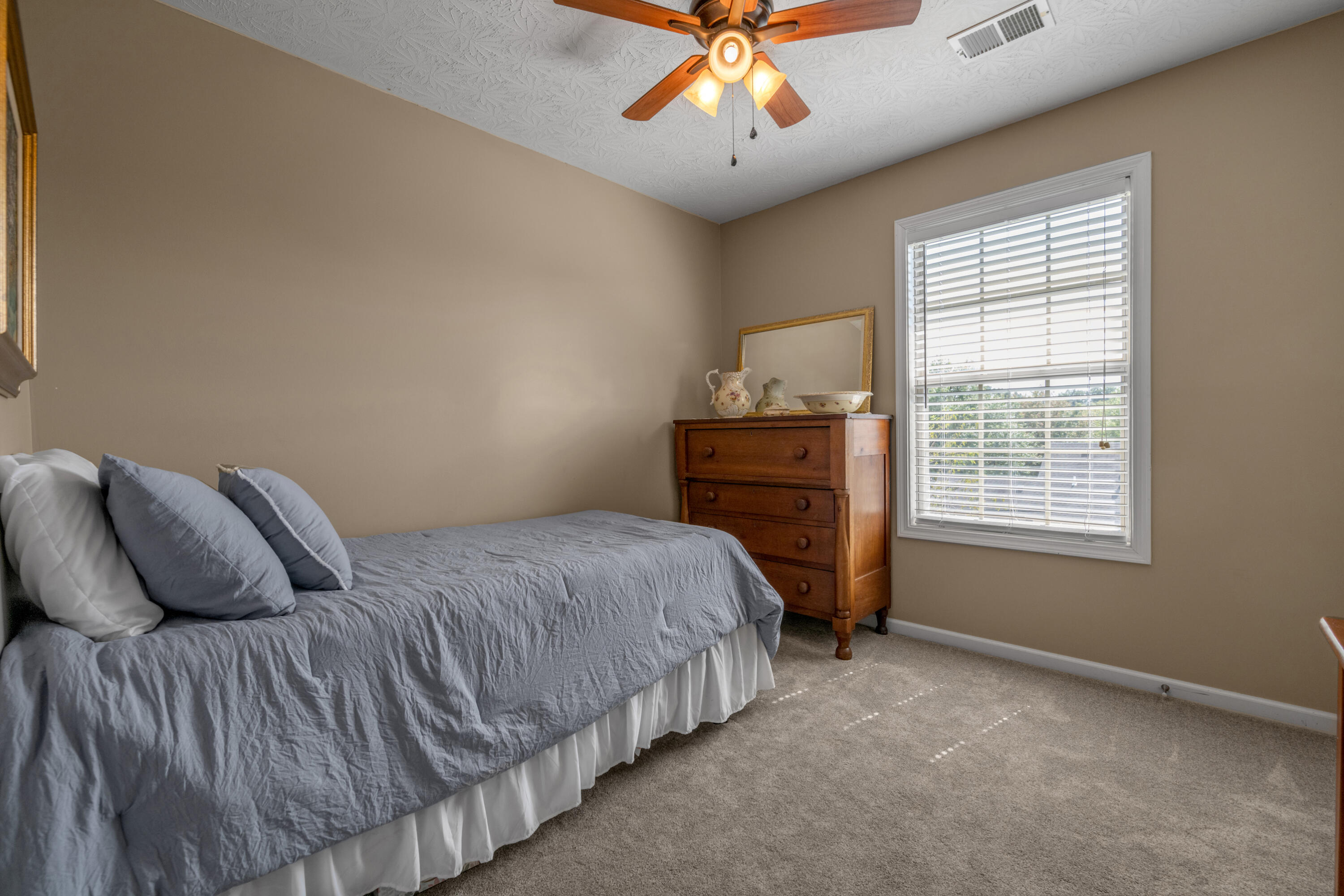 532 Meadowcrest Park Property Photo 33